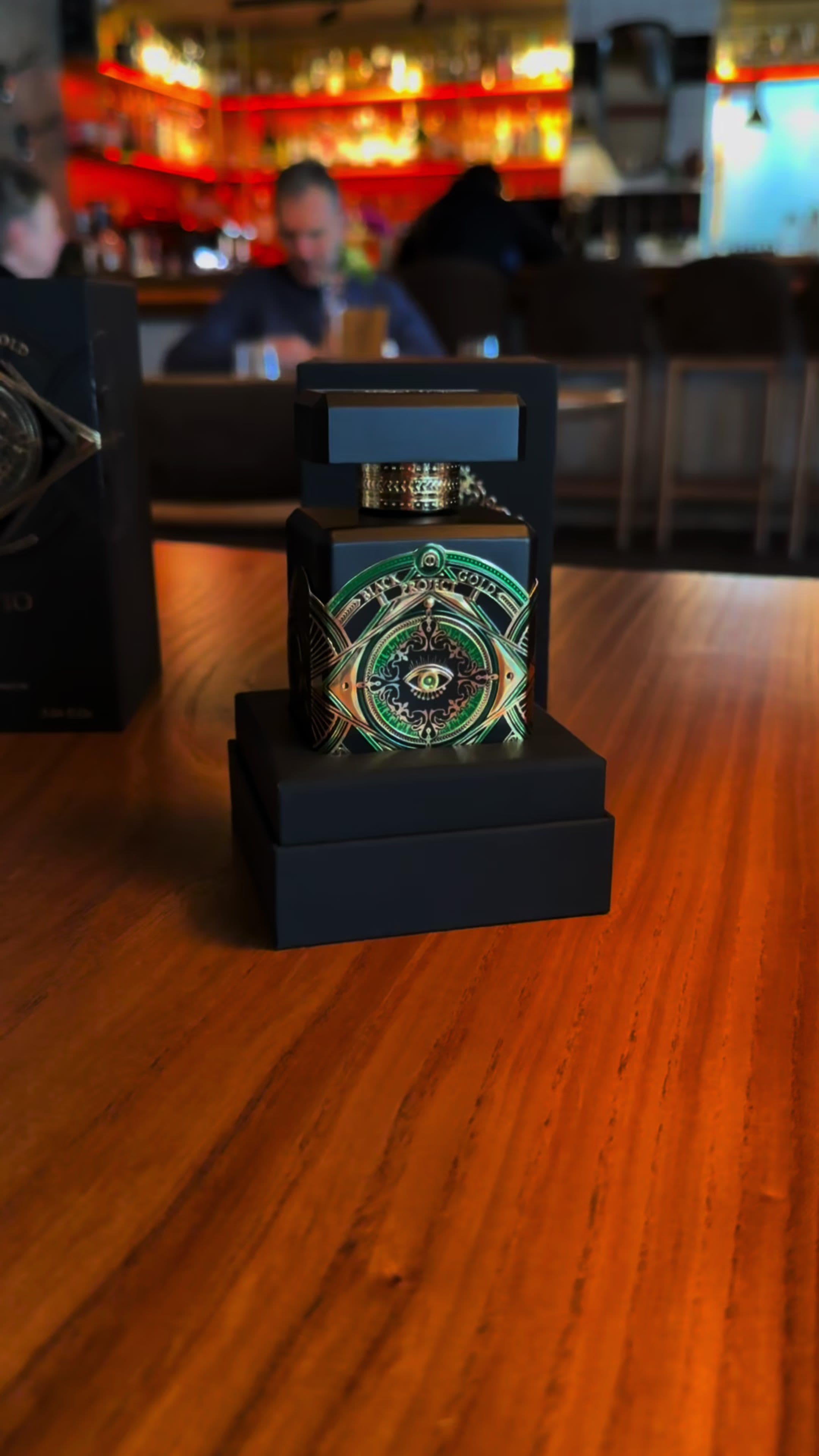 INITIO oud for happiness Нереально шлейфовый, стойкий и дорогой по звучанию аромат Такой парфюм и другие оригиналтные ароматы вы можете приеобрести в моем тг канале: https://t.me/Fragrance_Lab_58 #parfum #fragrantica #fragrances #fragrancetiktok #fragrancetok #initio #initioparfumsprives #oudforhappiness #initiooudforhappiness 