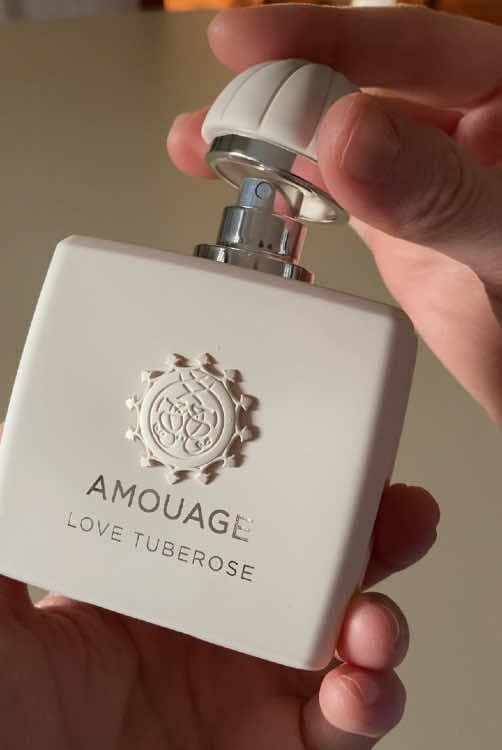 Music to my ears 🤍 @AMOUAGE  #perfumetok #amouage  #lovetuberose #satisfyingsounds #fragrancetiktok #fragrancetag #perfumecheck #fragfam #luxuryfragrance 