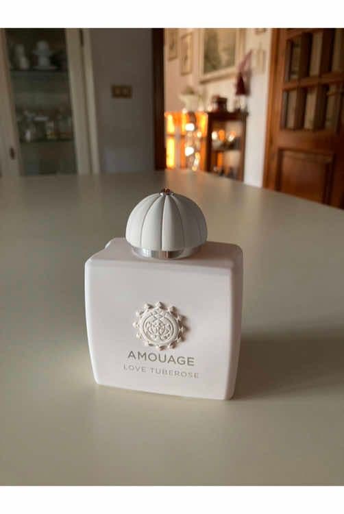 Love Tuberose @AMOUAGE 🤍 #perfumetok #amouage #lovetuberose #tuberoseperfume #floralperfume #floralgourmand #creamyscents #milkyfragrances #nichefragrance #luxuryperfume #feminineperfumes #elegantscents #smellelegant #perfumerecommendations #fragrancetag #perfumecheck #fragfam 