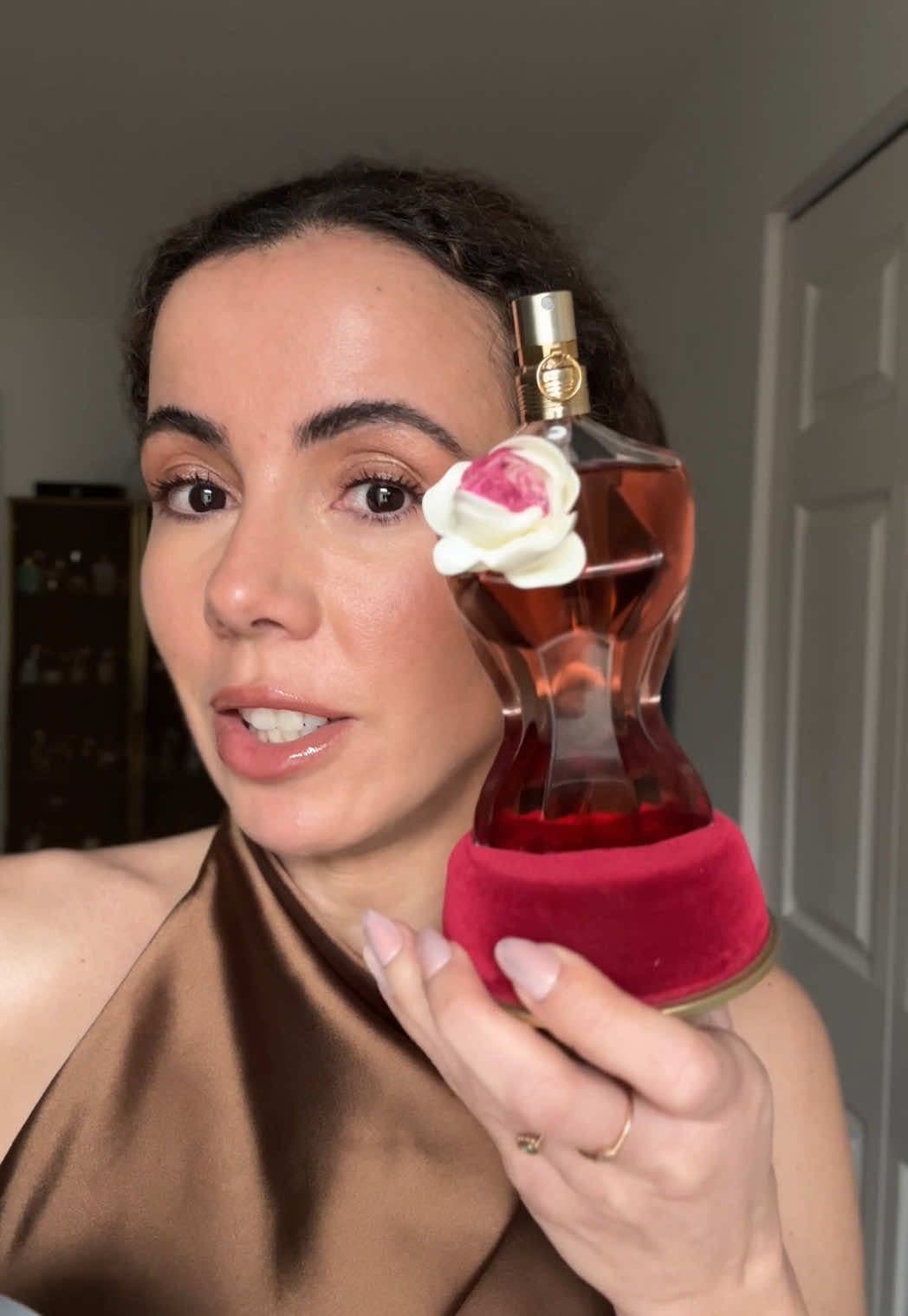 JPG La Belle Flower Edition has apricot instead of the pear note but it’s also lighter and not as sweet #jpglabelle #labellefloweredition #labelle #perfumereview 