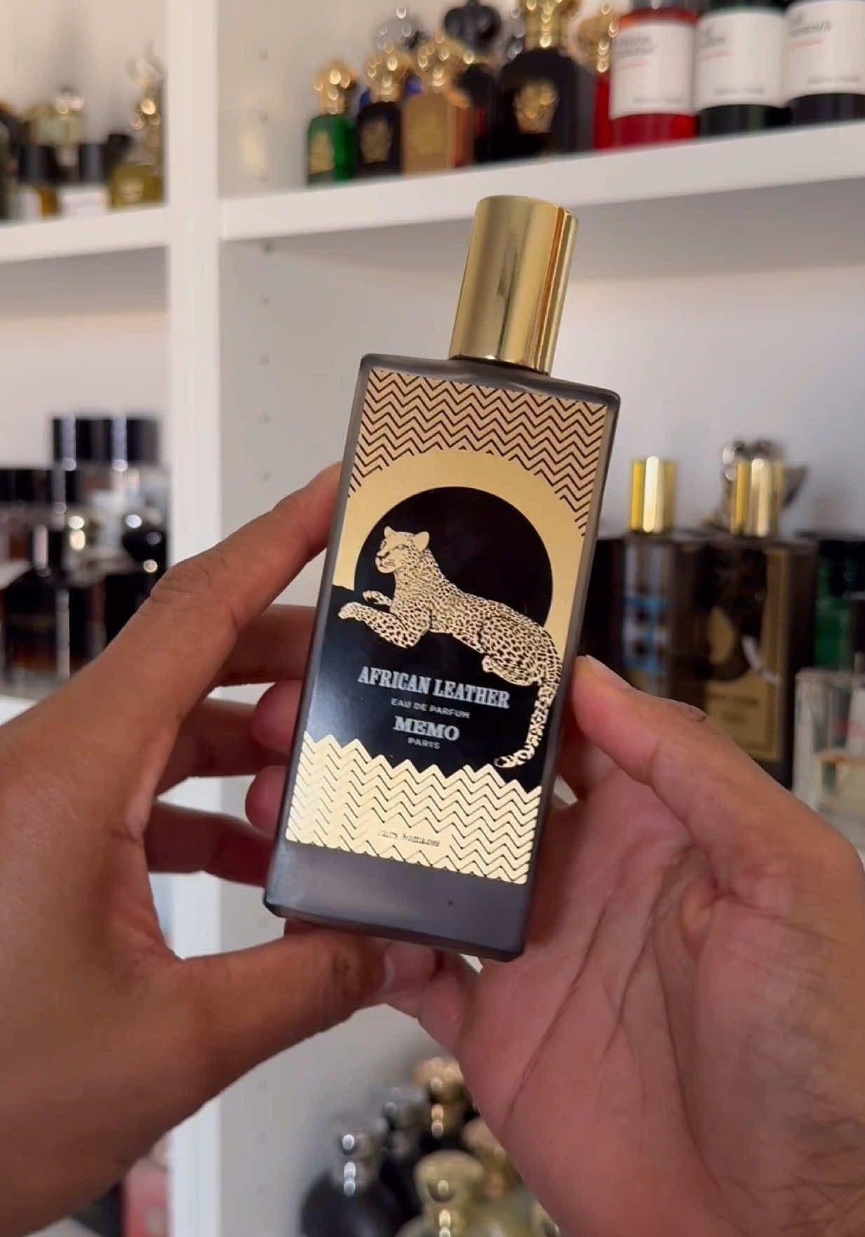 مراجعة عطر AFRICAN LEATHER من Memo Paris العطر خذته من @Niche Gallery Perfumes  Fragrance notes: Cardamom - Leather - Cumin - Saffron - Patchouli - Vetiver - Geranium - Agarwood - Bergamot - Musk Beautiful masculine fragrance that smells spicy, yet fresh. Great combination of warm and oriental and fresh composition. Although it is very beautiful and liked by many, I find it to be a leaner fragrance.  Great gift and easily likable blind buy. Not my absolute favorite from the brand, however, it is certainly one of the favorites! It has a great lasting performance for up to 7 hours but it does not project a lot. It also suits all seasons #رابطة_عشاق_العطور 