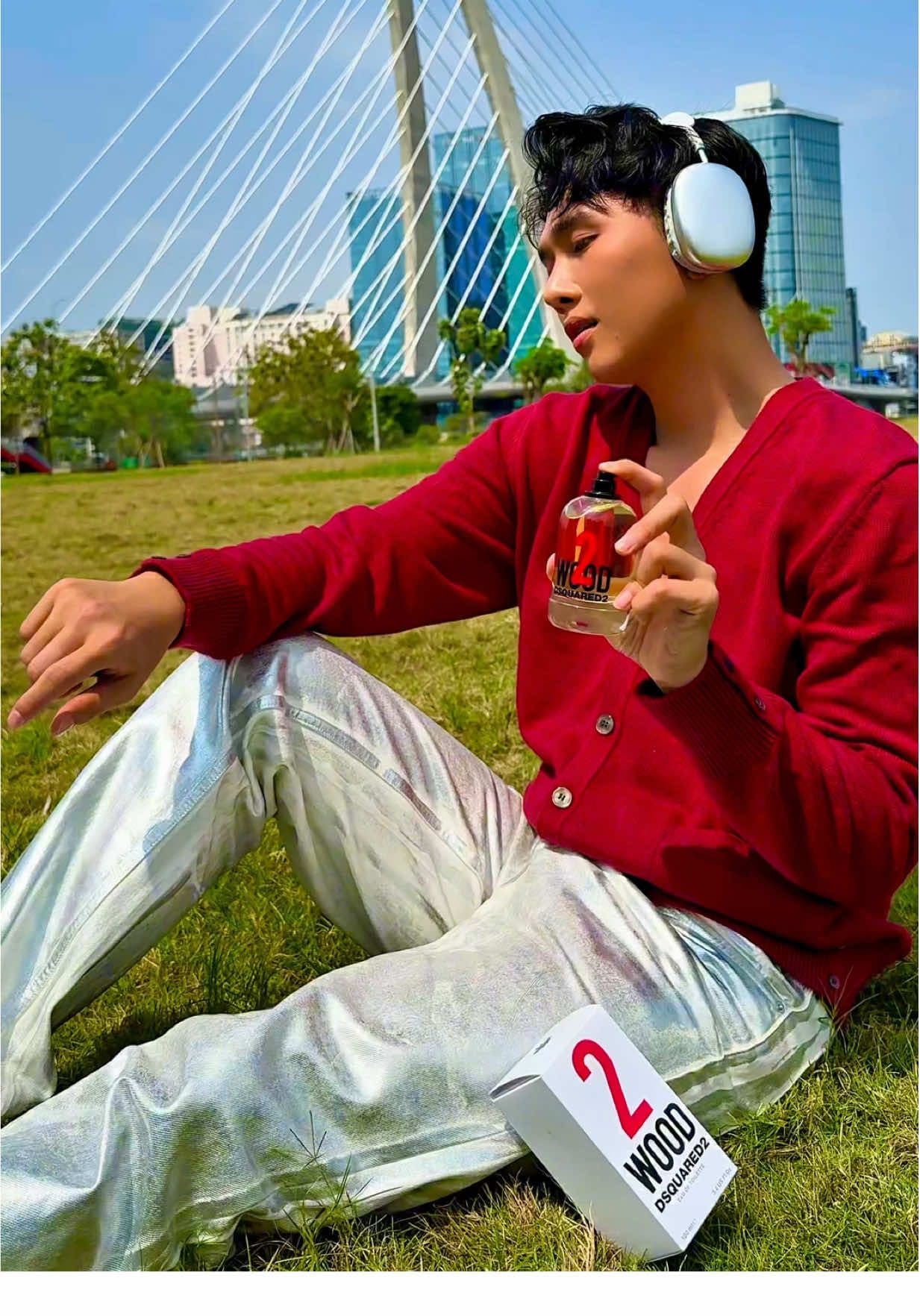 Hai nốt hương dễ chịu cho ngày nắng #Dsquared2 #Dsquared2Fragrances #Dsquared2Wood #2WoodEDT #Dsquared2RedWood