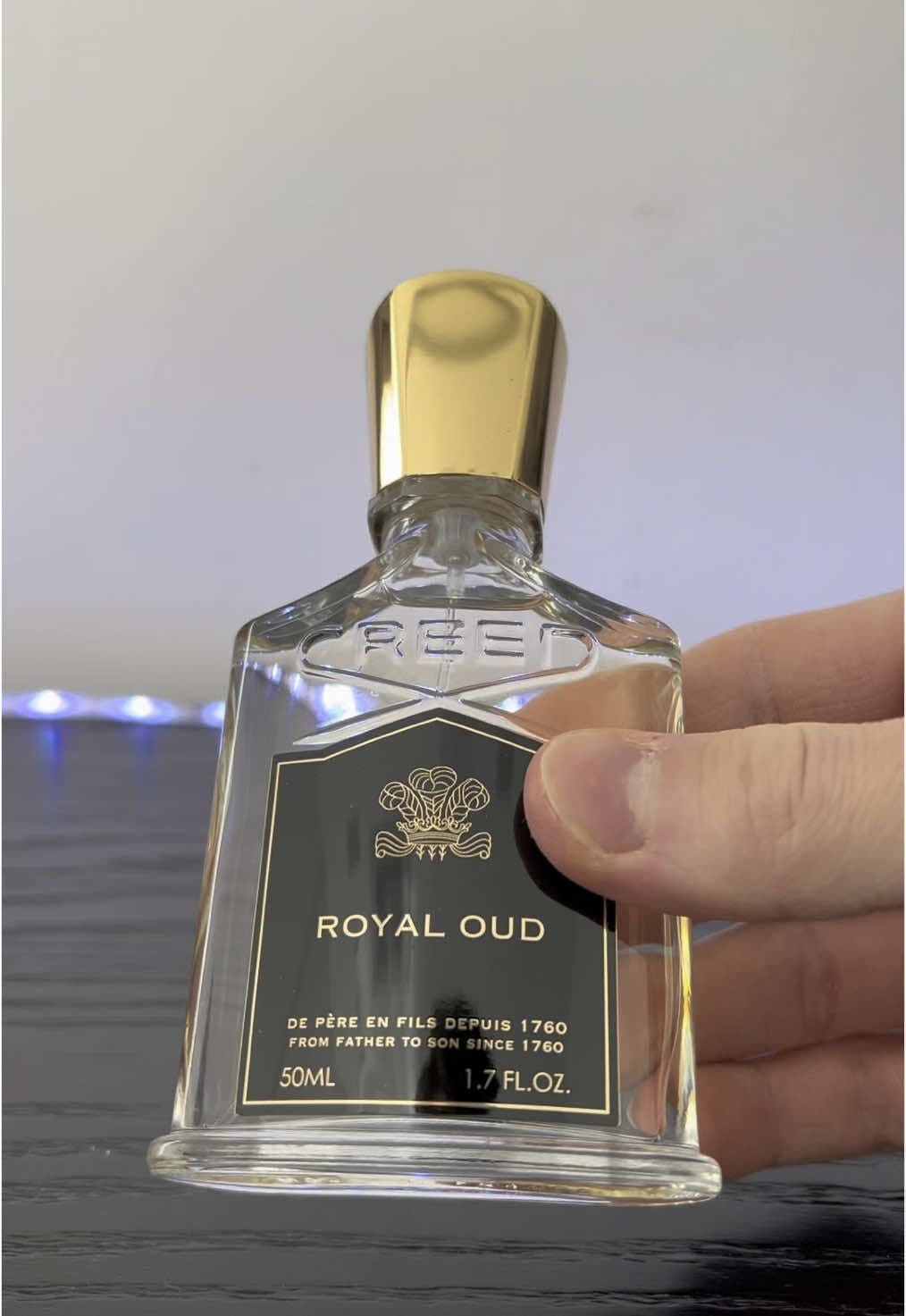 Samples in bio (Sweden only) #creed #creedroyaloud #royaloud #oud #fragrancesformen #fragrances 