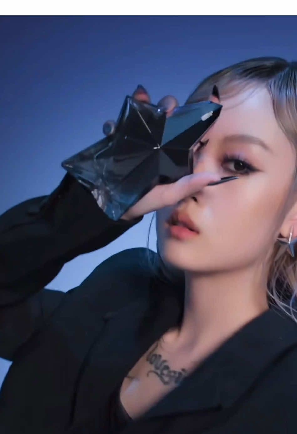 The Angel Fantasm isn’t just a scent, but a dream in motion.  #mugler #muglerfragrances #muglerangel #angelfantasm