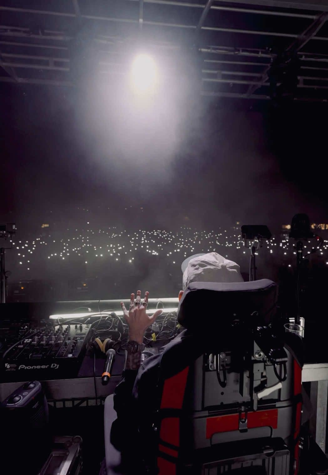 Einfach Gänsehaut am ganzen Körper 🤯 living my dream 🖤 #Festival #rheininflammen #summer #openair #dj #edm #lucaveda #velorum #rave #party #swedishhousemafia @rhein_in_flammen_bonn_ @Swedish House Mafia 