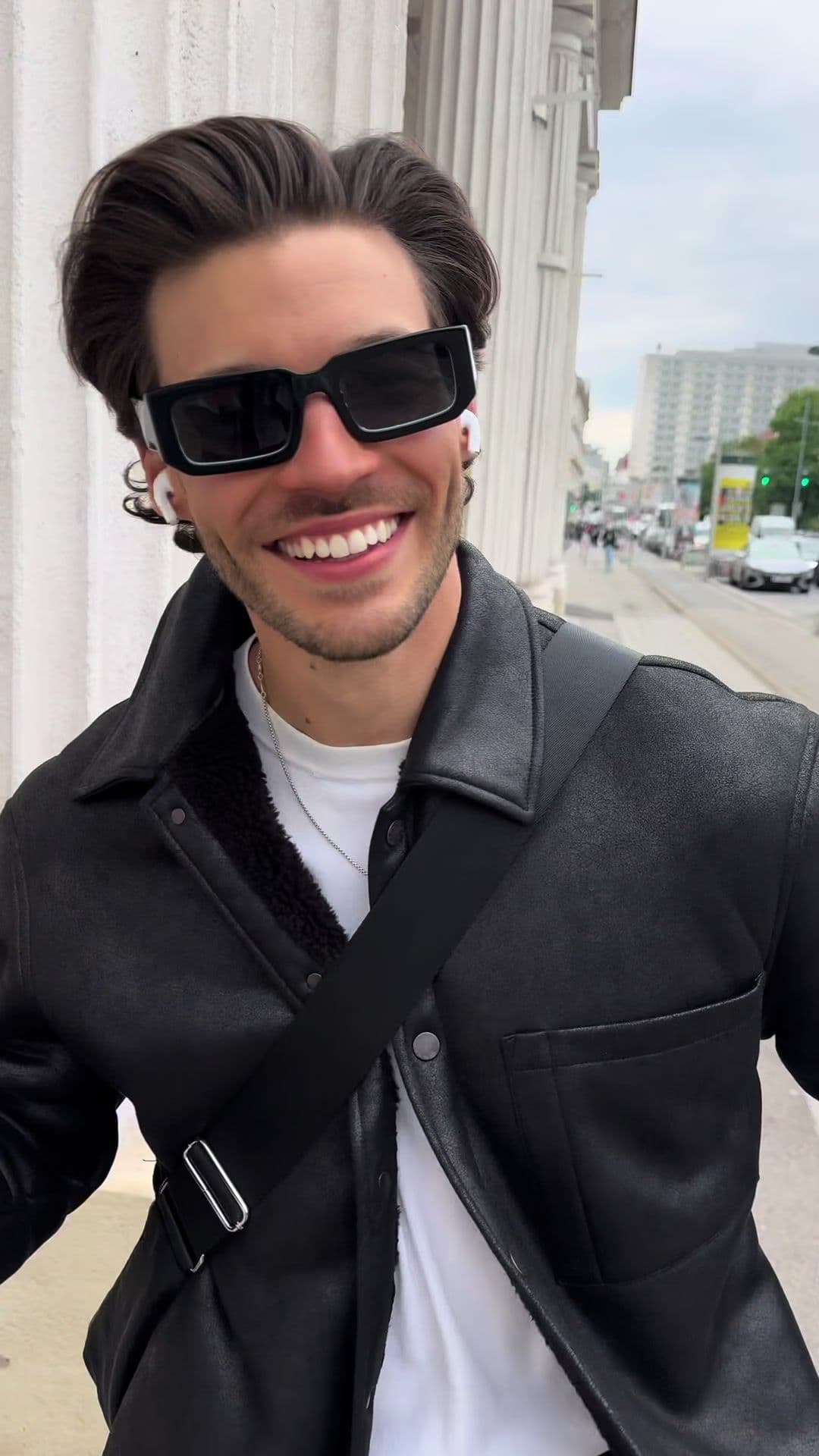 AD| Got stopped on the street for my fit but she stayed for the scent 🤌🏽 Wearing Cypress & Grapevine by @Jo Malone London as my go-to daytime fragrance - fresh and summery with notes of fresh cypress, grapevine and moss. ☀️ At night I layer it with Oud & Bergamot for a deeper  and more intense vibe. You gotta try it! 🙌🏽 #JoMaloneLondon #MrMalone #StreetStyleInterview #FragranceCheck 