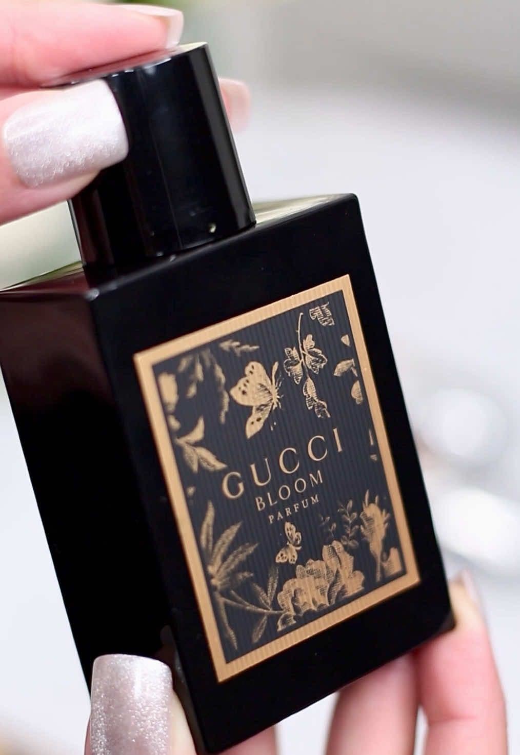 @guccibeauty Gucci Bloom Parfum Top notes: Coral Jasmine Heart notes: Tuberose petals, Jasmine Sambac Absolute Base notes: Peru Balsam Absolute, Vanilla Firgood & Absolute  Available to shop @theperfumeshop  Gifted #theperfumeshop #guccibeauty #guccibloom #unboxing #asmr #fragrance #trending @The Perfume Shop Limited @mavencommspr 