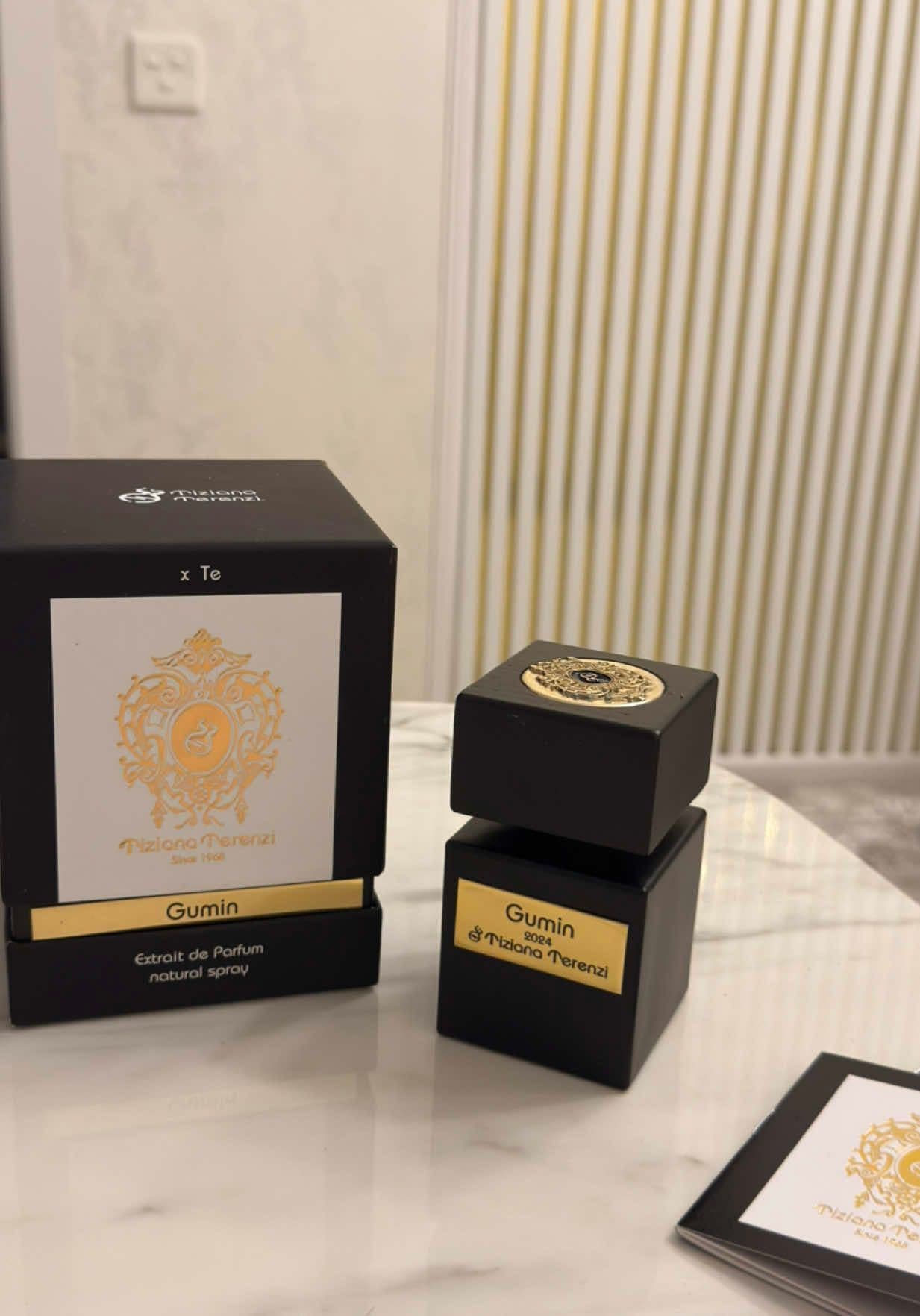 Unisex ❤️‍🔥 Gumin – təravətli, saf və aydın qoxusuyla sanki ‘mən burdayam’ deyir. Ətir seçimində təmizlik və şıklıq axtaranlar üçün – sadə görünür, amma yadda qalır. Gündəlik deyil, hər günə fərq qatan bir qoxudur. #Gumin #DaffodilParfume #TəmizAmmaTəsiredici #HərGünəXüsusi #TəravətliVəŞəxsi #AClassƏtir