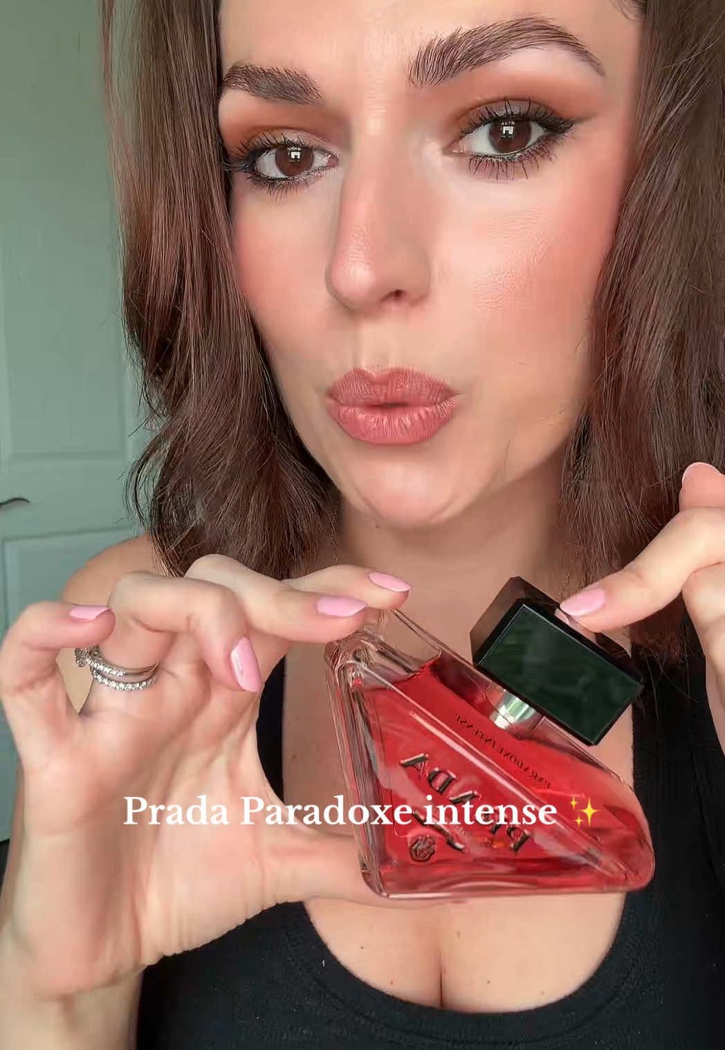 Prada Paradoxe intense smells so good! @pradabeauty #pradabeauty #pradaparadoxe #GiftedByPradaBeauty #PradaFragrance #pradaparadoxeintense #fragrances #longlastingperfume #summerfragrance 