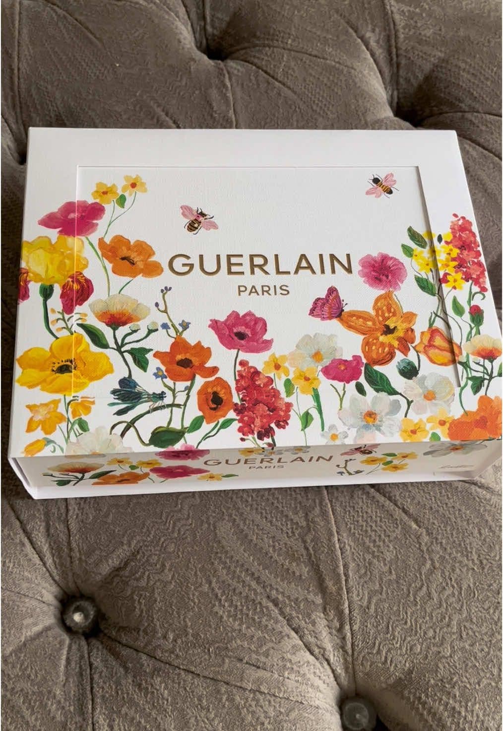 ✨Sunshine in a bottle✨ Guerlain Aqua Allegoria Forte Mandarine Basilic + Bergamot Body Lotion 🍊🌿 It opens with juicy mandarin that says, “I brunch on yachts,” followed by basil that whispers, “I have impeccable taste.” Together, they smell like a chic vacation in Italy minus the jet lag. The Bergamot Body Lotion adds silky citrus glow and keeps the vibe going all day. Hydrated? Yes. Smelling like a walking citrus grove? Absolutely. Final verdict: 8.5/10- Fresh, radiant, slightly bougie. Wear it when you want to feel expensive, even if you’re just going to the grocery store. #fyp #parfum #perfume #perfumelovers #perfumecollection #smellgood #blackgirlperfume #blackgirlmagic  #shaysprays #selflove #selfcare #nichefragrance #fragance #indiefragrance #inspiredfragrance #luxuryfragrance #fraganceaddict #fypシ 