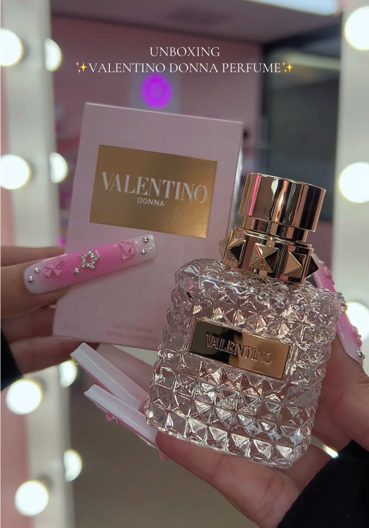Rich with sweet scent✨🎀 #valentino #valentinodonna #perfumetok #fy 