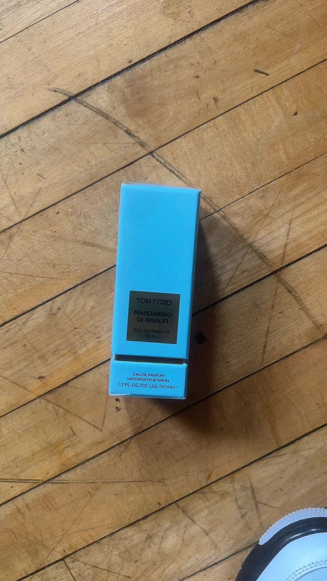 Tom Ford Mandarino Di Amalfi is what I’m smelling like for Father’s Day. Happy Father’s Day to all the dads who make it happen. God bless 🙏🏽 #fathersday #blessing #scent #blue #smell #follow 