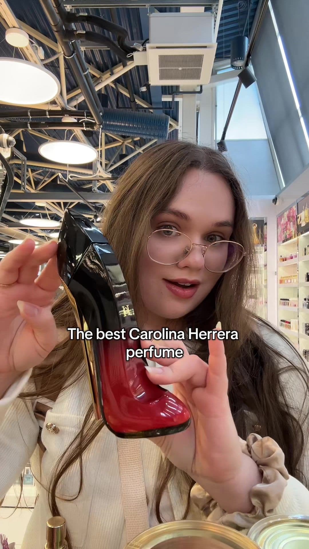 Carolina Herrera very good girl elixir is the best CH flanker 🍒✨ @Carolina Herrera  #perfume #parfum #parfums #fragrances #luxuryperfume #perfumetiktok #perfumetok #fragrancetiktok #vanillagirl #darkfeminine #carolinaherrera 