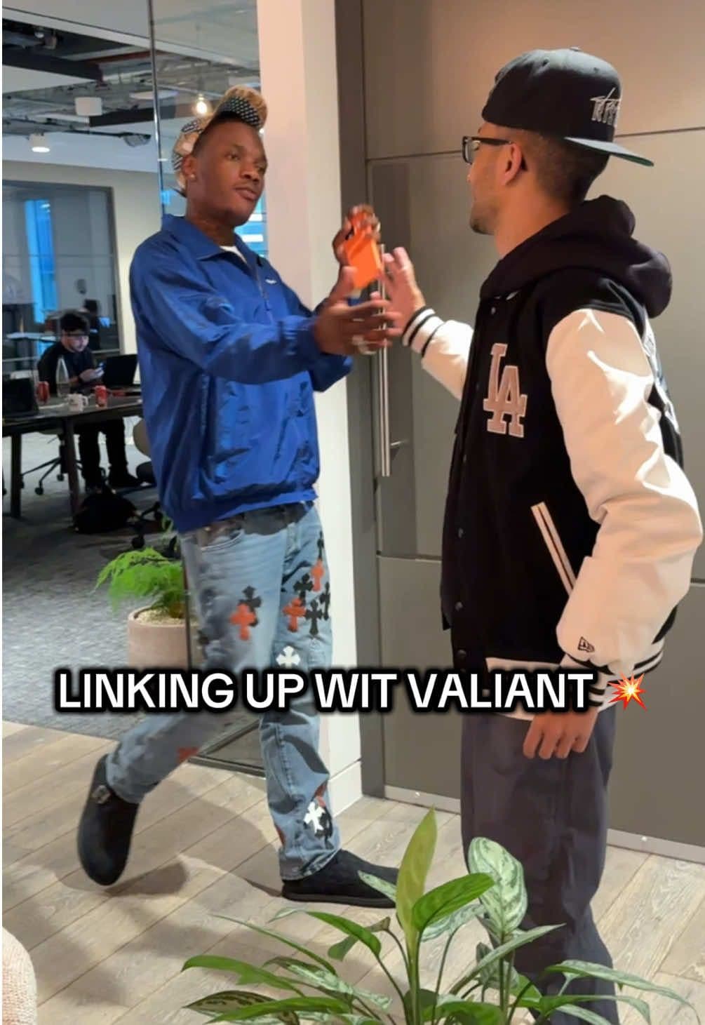 YOUNGEST IN CHARGE FOR DANCEHALL @VALIANT ISSA LINK-UP 💥 #dancehall #artist #valiant #vybzkartel #djs #dj #djlife #interview #jamaica #london #bashment #linkup #meeting #fyp #heavy 