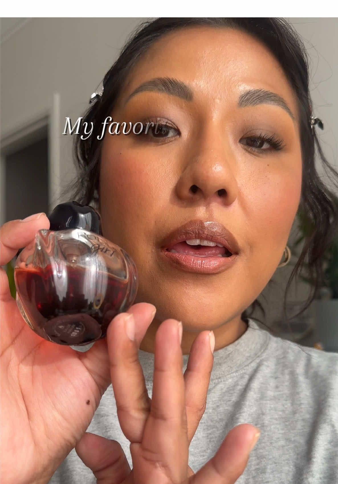 My favorite parfume from Dior is the poison girl. ✨#dior #parfume #parfumtiktok #parfum #parfumereccomended 