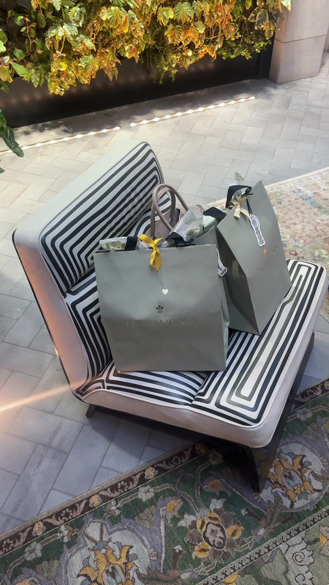 Changing Constance is the best!!@Penhaligon’s 🤍 #penhaligons #fragrance #shopping #changingconstance #vravravroom 