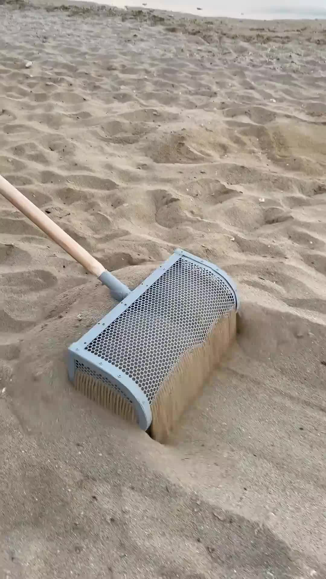 Find gold on beach🥰#treasure #gold #discovery #beach #viral #creatorsearchinsights 