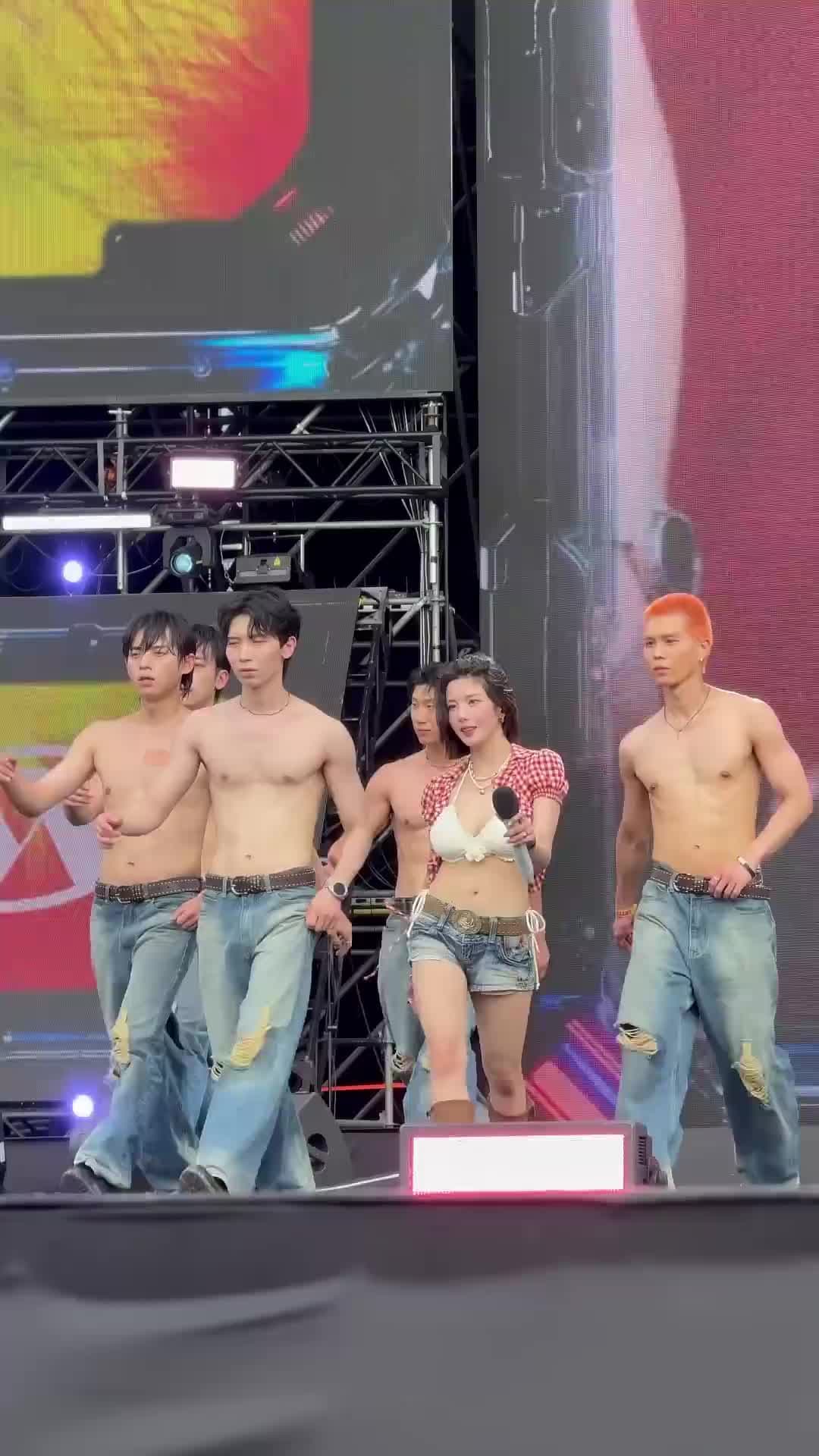 Kwon Eun Bi Waterbomb - Crazy in love ✨✨ #kwoneunbi #crazyinlove #waterbomb #foryoupage #viral 