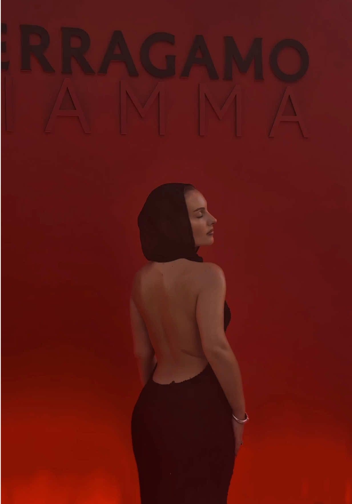 Una fiamma sotto pelle. ❤️‍🔥 #ferragamo #fiamma #perfume #perfumetiktok #scents #flame #darkaesthetic #feminine #feminineenergy #fy #fyp @FERRAGAMO 