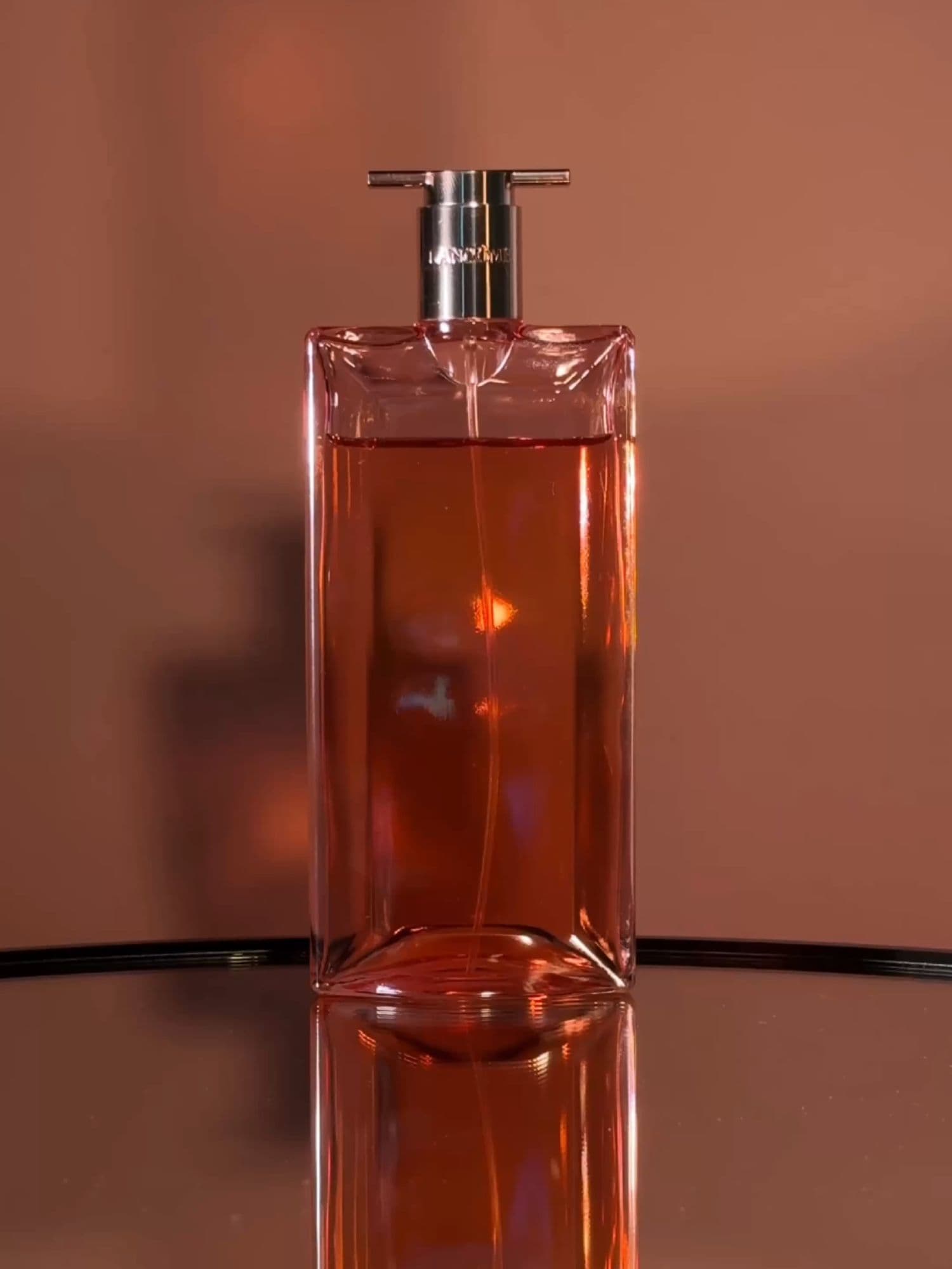 Idôle Nectar is a scent so addictive you’ll be obsessed with it, and others will be obsessed with you for it. 😌 #Lancome #LancomeMY #LancomeFragrance #IdoleByLancome #IdoleNectar