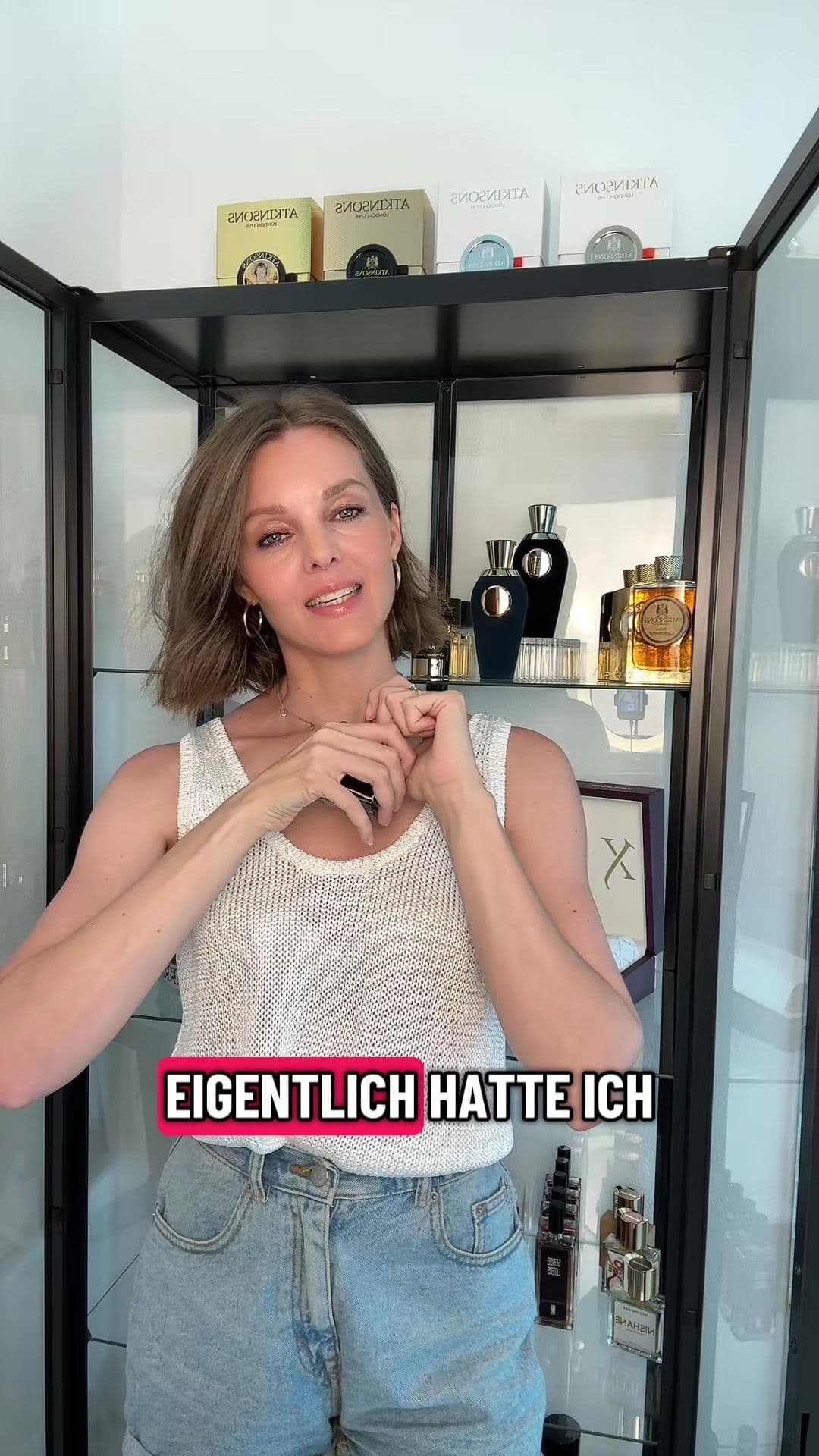 Mein erstes Video, in dem ich spreche, widme ich Ambra Calabria von Nishane 😇 Seid bitte nicht so streng, ist mein erstes Mal vor der Kamera😜😅🫶 Der Duft ist krautig, zitrisch-frisch und wird süß im Drydown. Macht einfach gute Laune 😍 #nishane #parfum #fürdich #sommerduft #parfumtiktok 