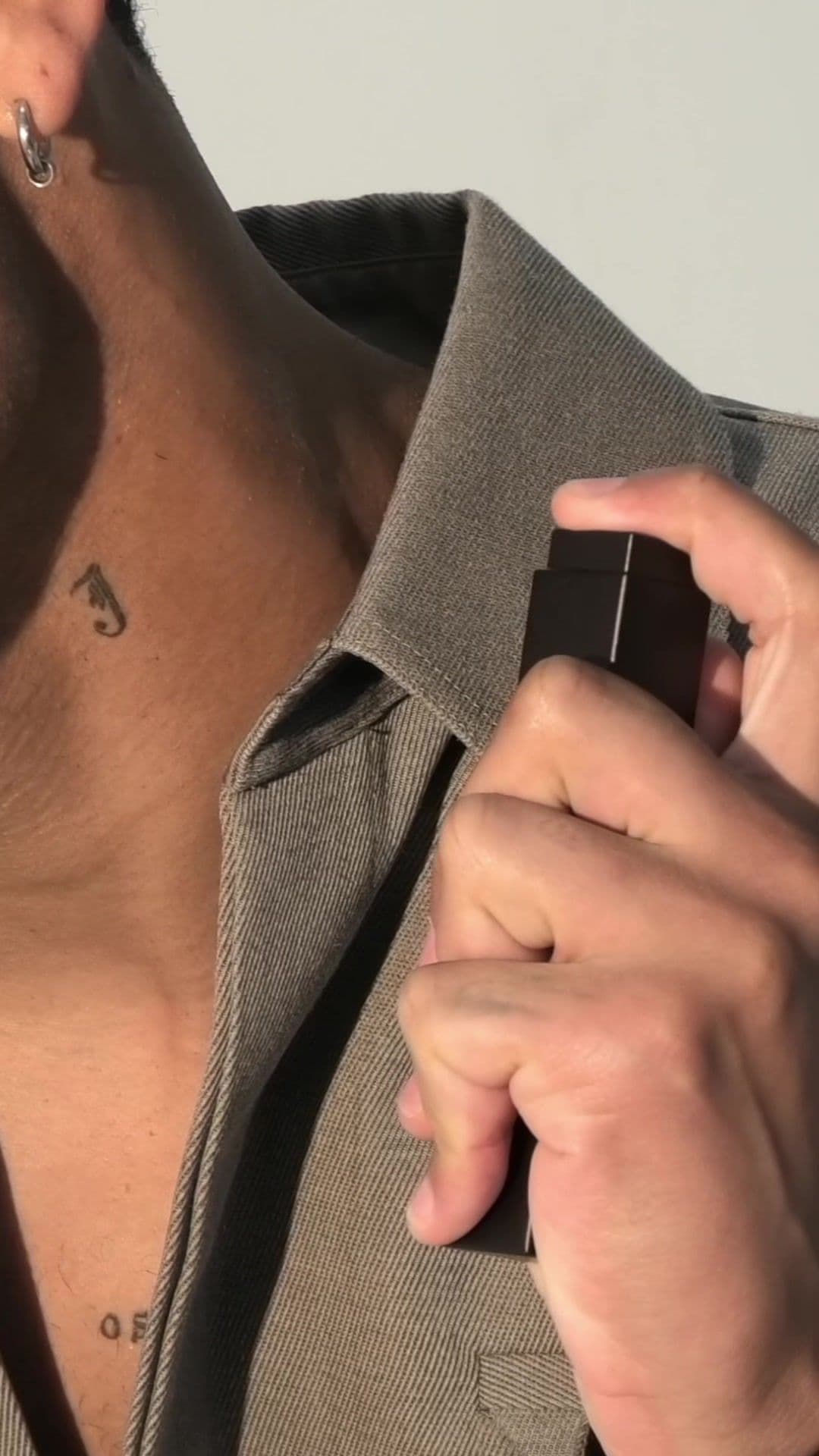 Meet the ATOM.iser - a refined, refillable fragrance case built for motion and made to last. The ultimate artcessory. #EscentricMolecules / ad #MadeToMoveWithYou 