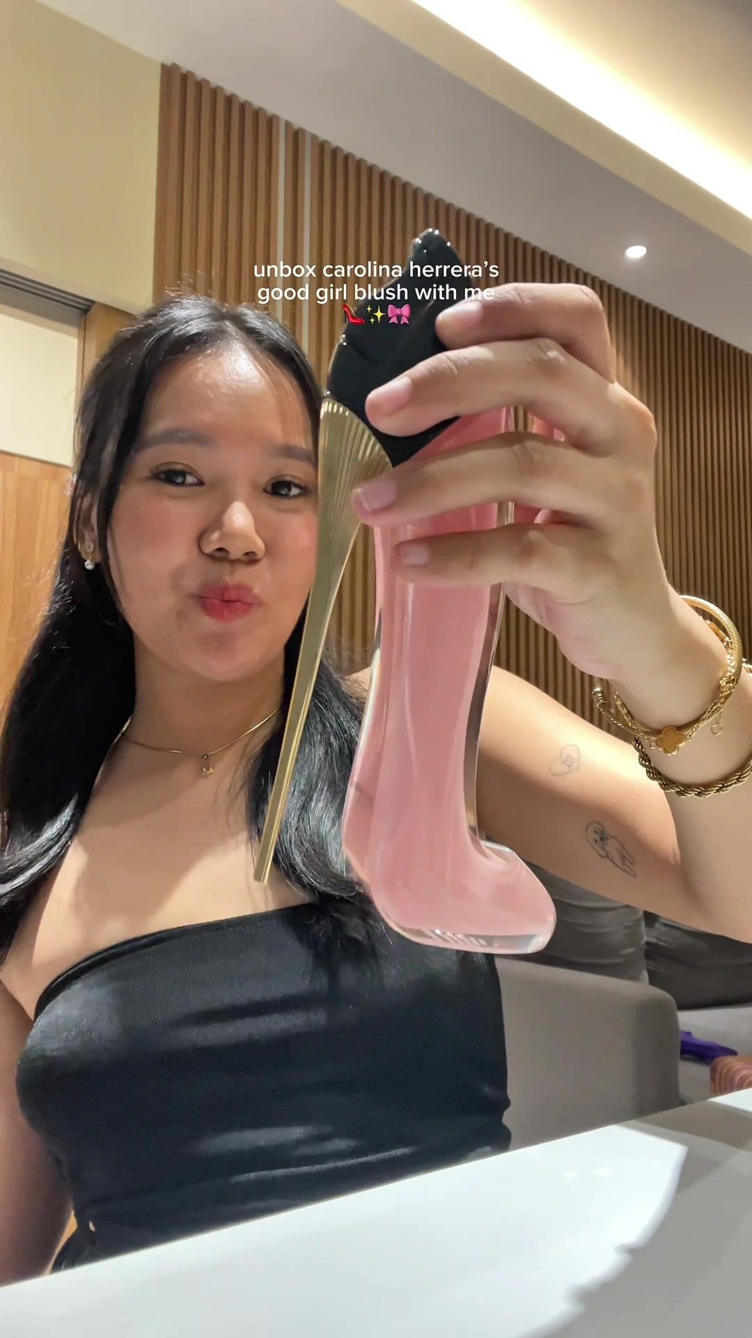 guess who got carolina herrera’s good girl blush perfume today! 👠✨🎀 MY NEW FAV SCENT AS OF NOW!! + it’s currently on sale on moa! #perfume #carolinaherrera #goodgirl #goodgirlblush #luxury 