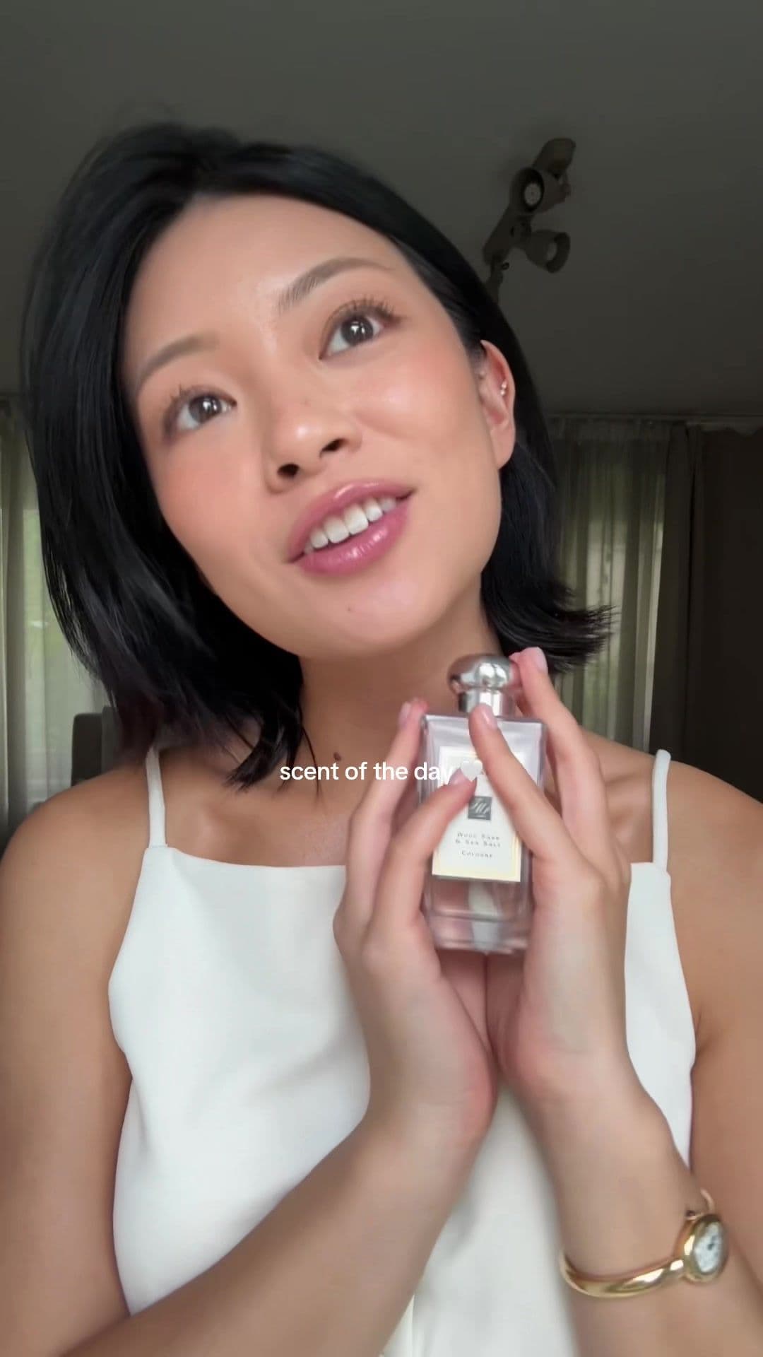 my favorite part about getting ready for the day is choosing my scent @Jo Malone London *anzeige 🤍 #UniquelyYou #JoMaloneLondon #ScentLayering #EnglishPearFreesia #WoodSageSeaSalt 