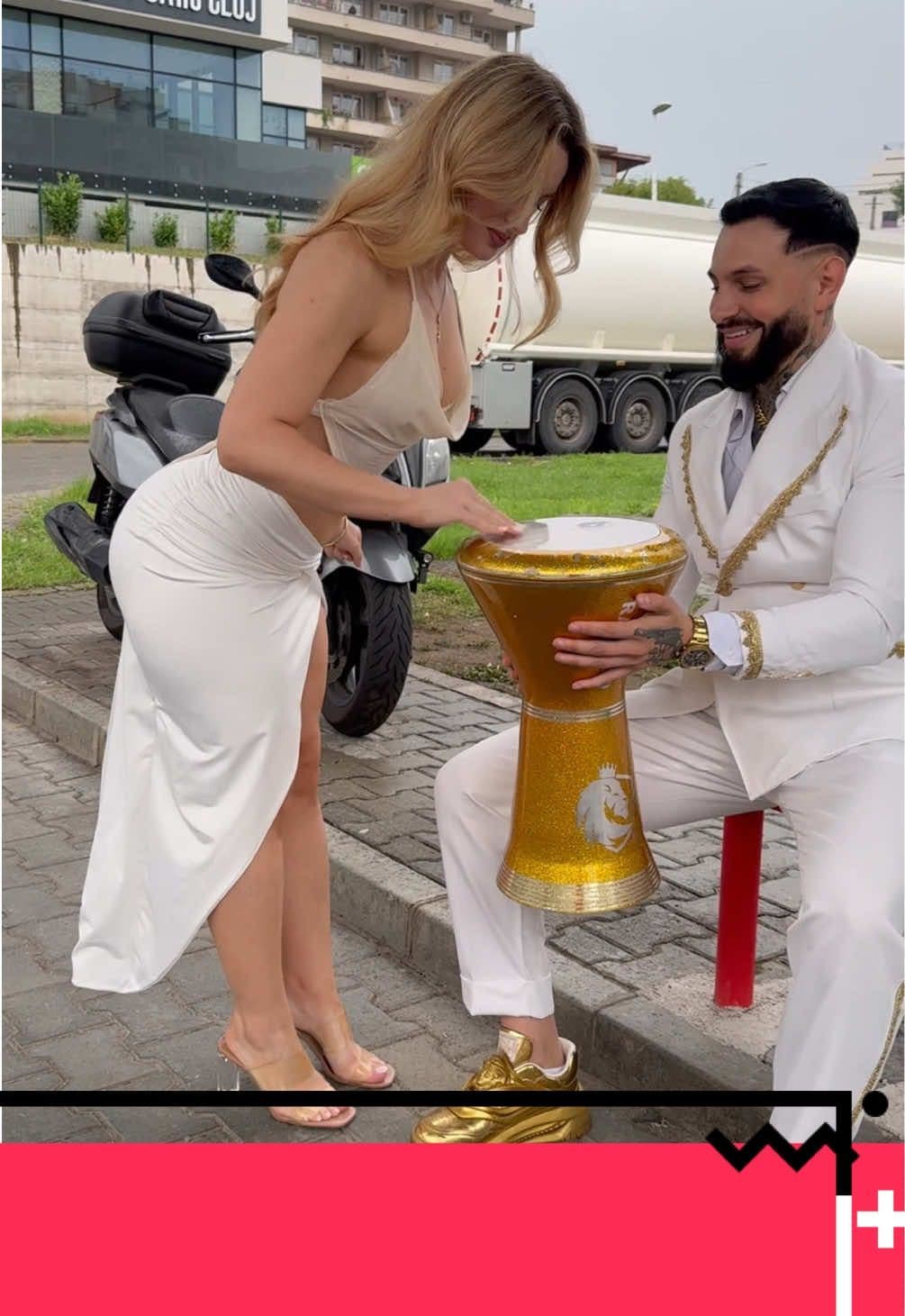 White girl beat perfect darbuka😱