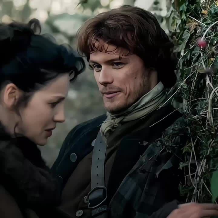 Oh no, I'm falling in love  #Outlander #Outlanderedit #JamieAndClaire #Outlanderchallenge #fyp 
