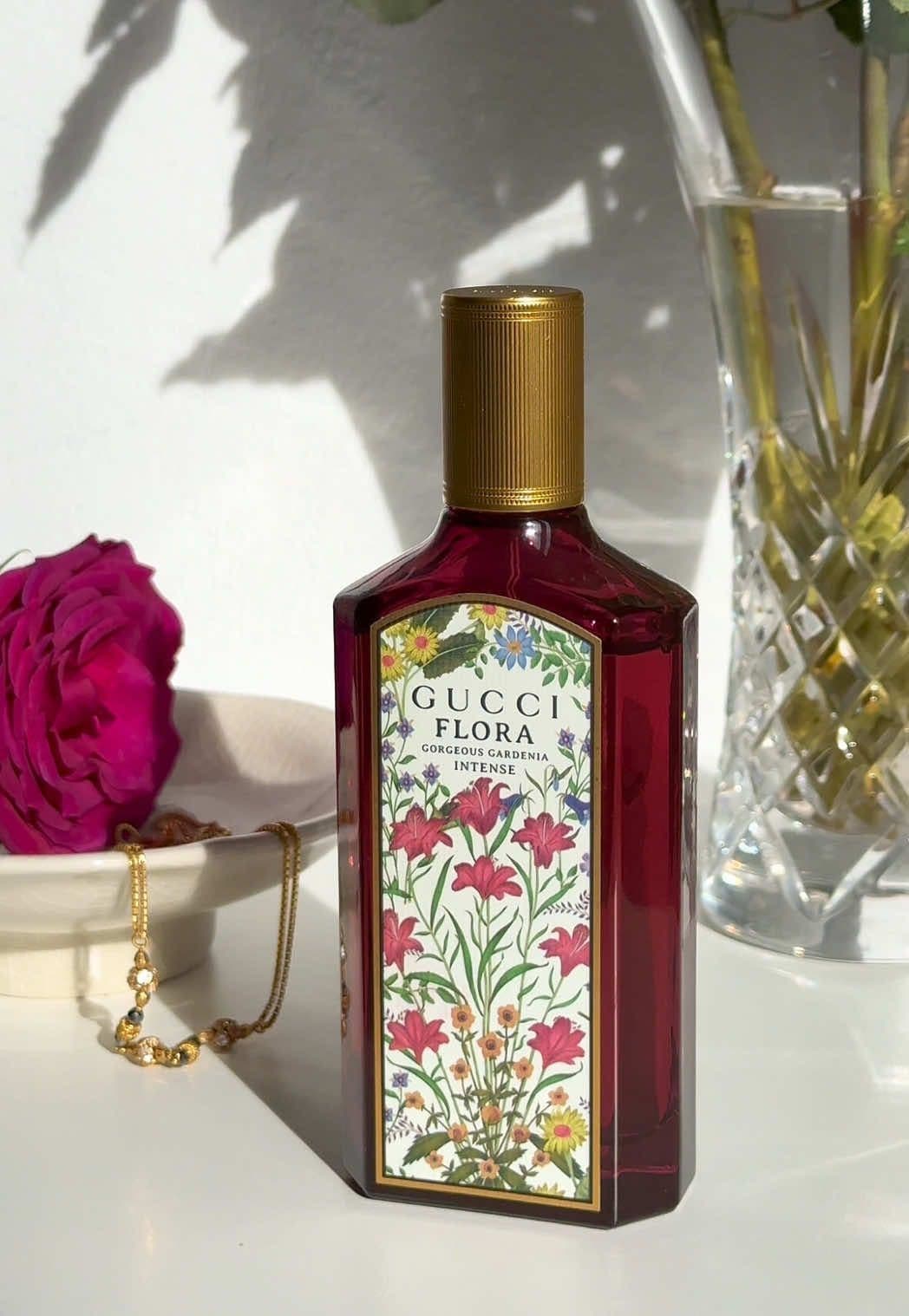 ✨ Meet Gucci Flora Gorgeous Gardenia Intense ✨ The most powerful bloom in the Flora collection — rich, radiant, and unforgettable. 🌸 On me, the mandarin opens bright and juicy, before the creamy gardenia and hedione sweep in like a lush floral embrace. As it settles, the sandalwood brings warmth and elegance, leaving behind a trail that feels both sophisticated and joyful. 💫 It’s Flora, but intensified — bold, luxurious, and absolutely magnetic. A fragrance that turns every moment into bliss. 🌷 Would you wear this for daytime glamour or evening elegance? 💕 #GucciBeauty #GucciFlora #PerfumeReview @Gucci #beautymusthave 