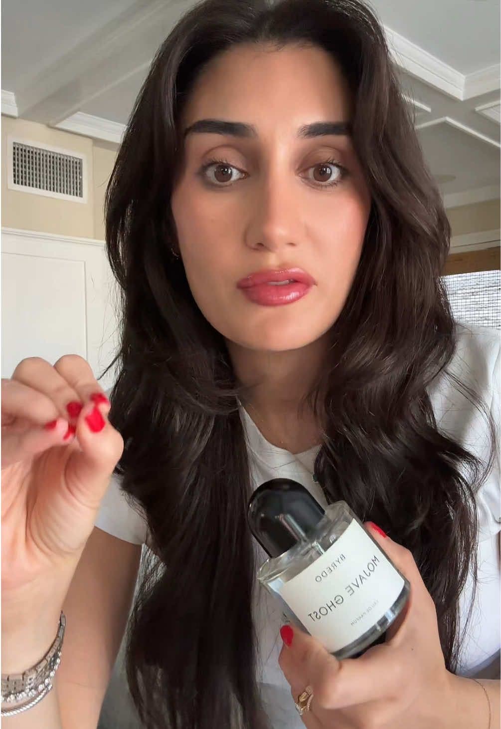 can confirm that one spray of this perfume lasted 24 hours on me 🥹✨ @BYREDO #perfume #perfumereview #perfumetiktok #persiantok #persian #middleeastern #perfumecollection #persiantiktok #persians #byredo #mojaveghost 