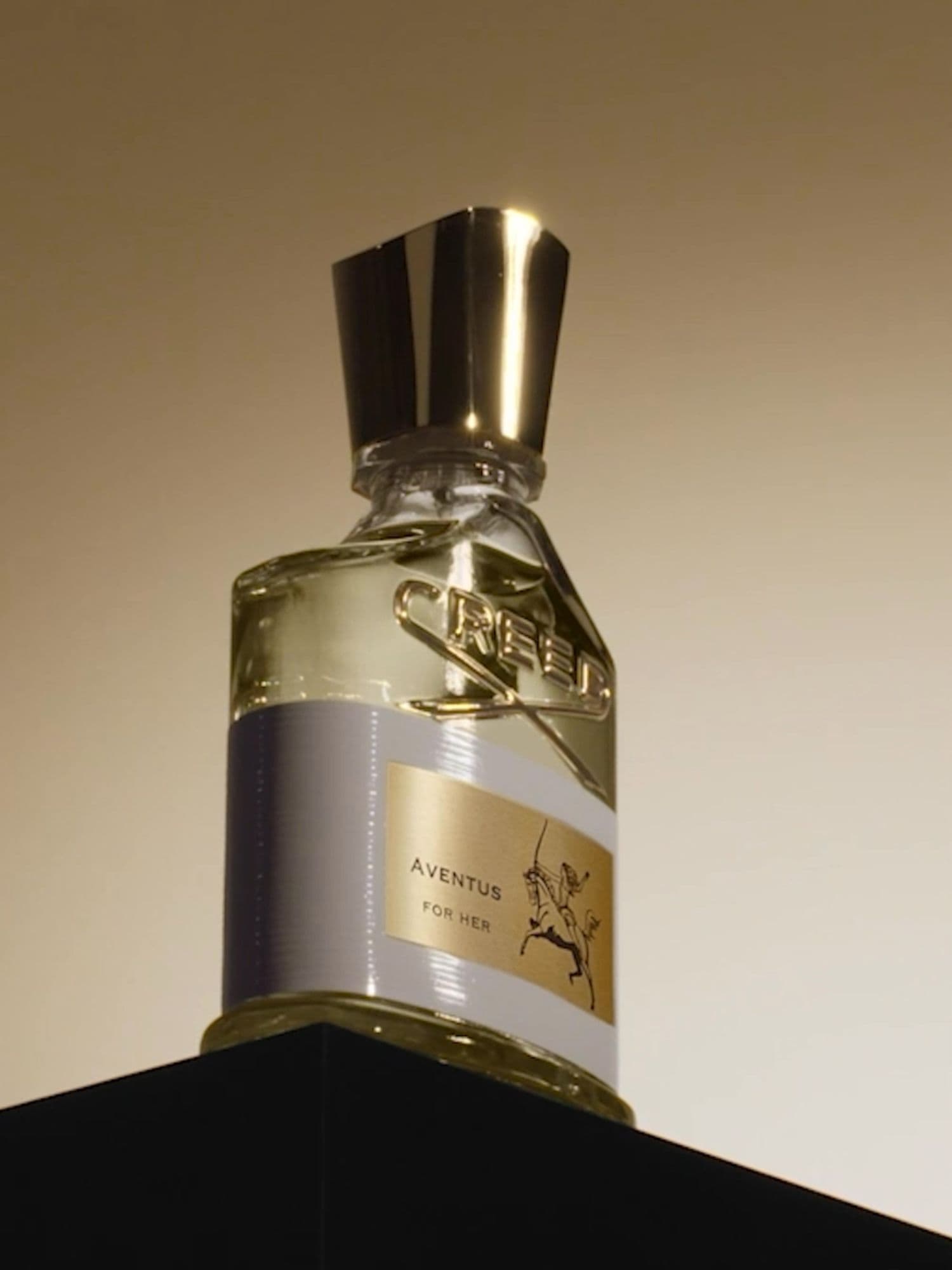 Aventus For Her encapsulates the spirit of summer with its signature fruity-floral blend. Crisp green apple, luminous lemon, piquant pink pepper and enlivening bergamot blossom into a fresh yet feminine heart of Bulgarian rose, lilac and ylang-ylang intertwined with luscious blackcurrant, pineapple and peach. Evoking the essence of a leisurely stroll through a lush, sundappled grove, this entrancing creation is a true celebration of femininity for summer and beyond. #TheHouseofCreed #AventusForHer