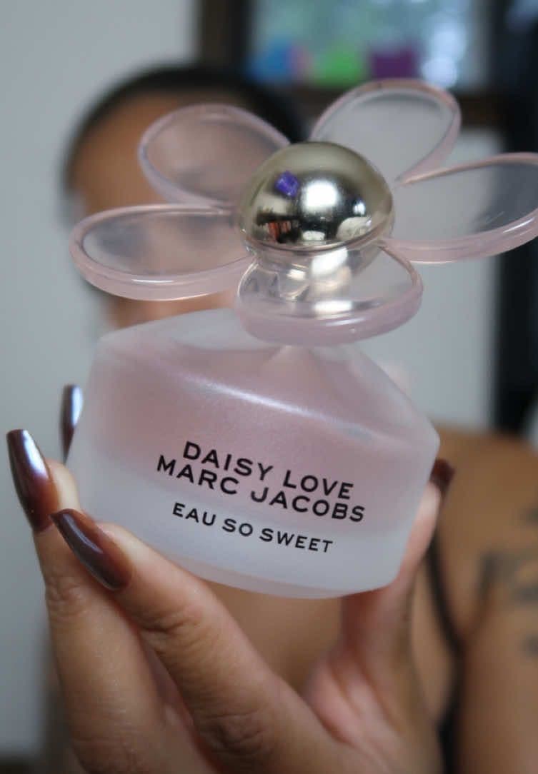🌸Ulta’s 21 Days of Beauty got me 😍  I blind bought Marc Jacobs Daisy Love Eau So Sweet and wow… it’s floral, sweet, and addictive ✨  Have you ever blind bought a fragrance—was it a hit or miss? • • #ultabeauty #beautycreator #marcjacobs #fragrancetiktok #ulta 