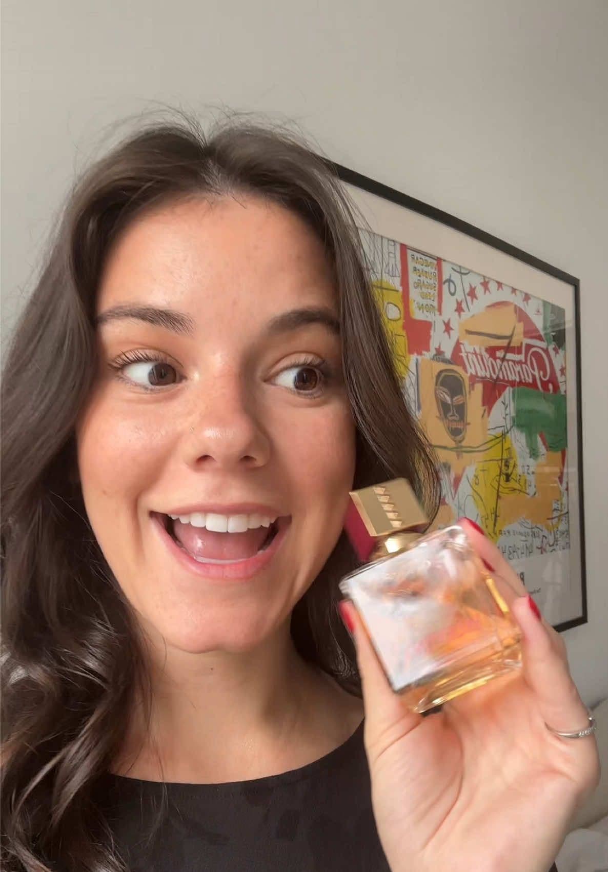 DAY 3! #SOTD #spritzoftheday is #vocevivaeaudeparfum @Valentino.Beauty 🍊🍊🫖✨✨🧚🏼‍♀️ this is just like HOT scent that lingers for literally 12+ hours .. highly recommend if you like white floral scents