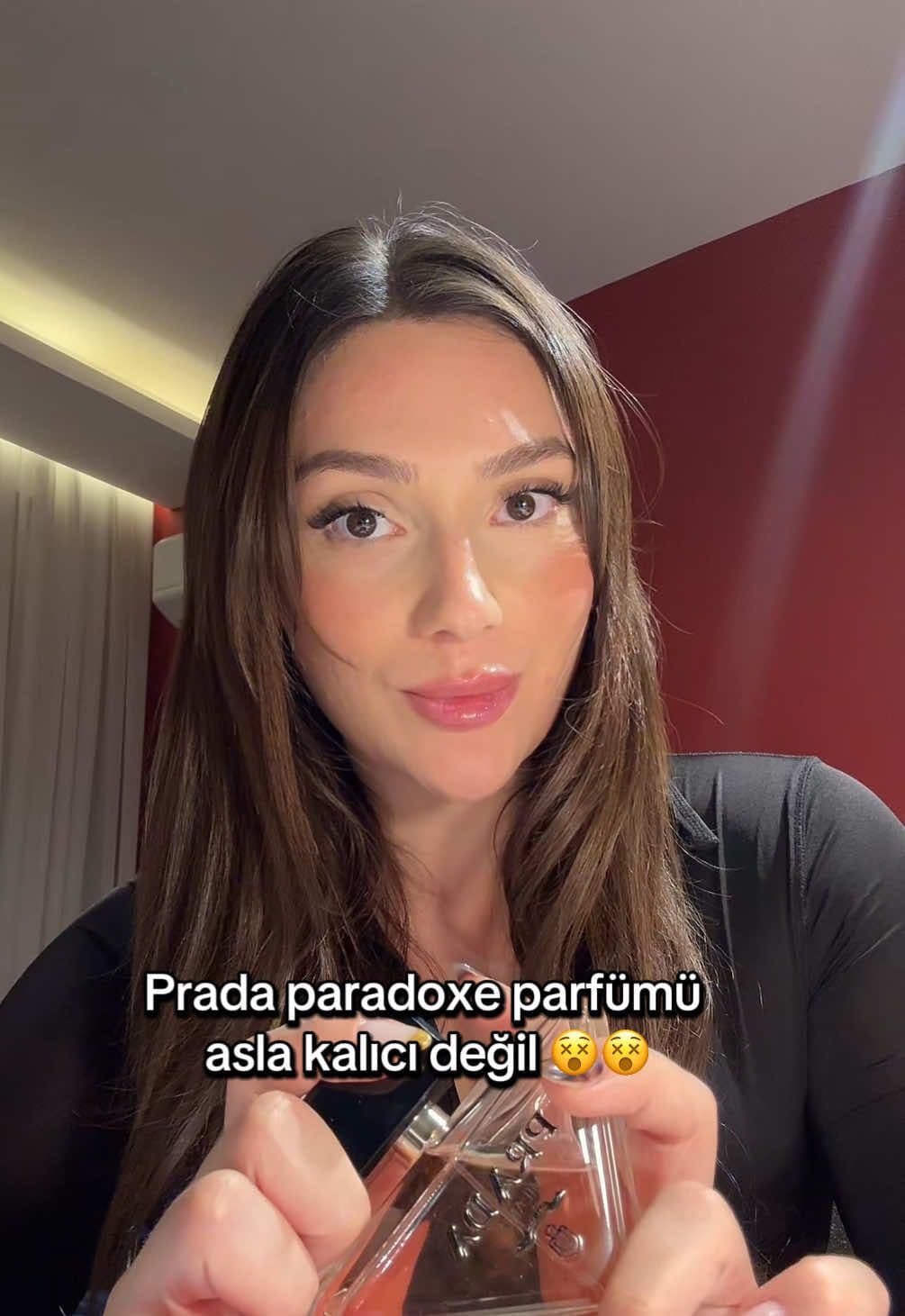 Prada parfüm asla kalıcı değil sadece bende mi böyle? #prada #pradaparadoxe #parfüm #parfümönerisi #sephora 