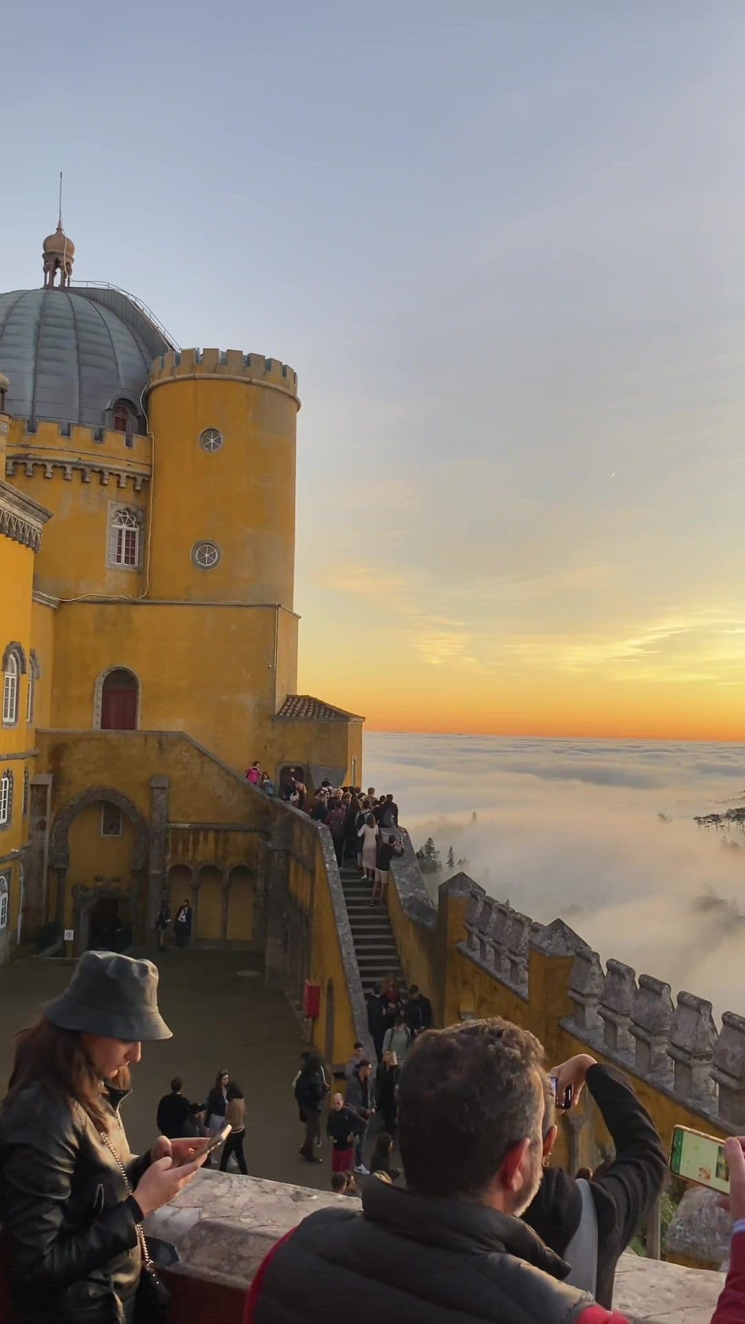 w/ @LusoXperience - Tours 🫶 #sintra #sunsets #penapalace #fyp #portugal🇵🇹 