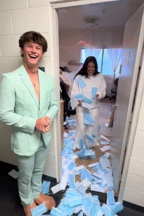 Room service#funnyvideos #tiktok #college #crazy #university 