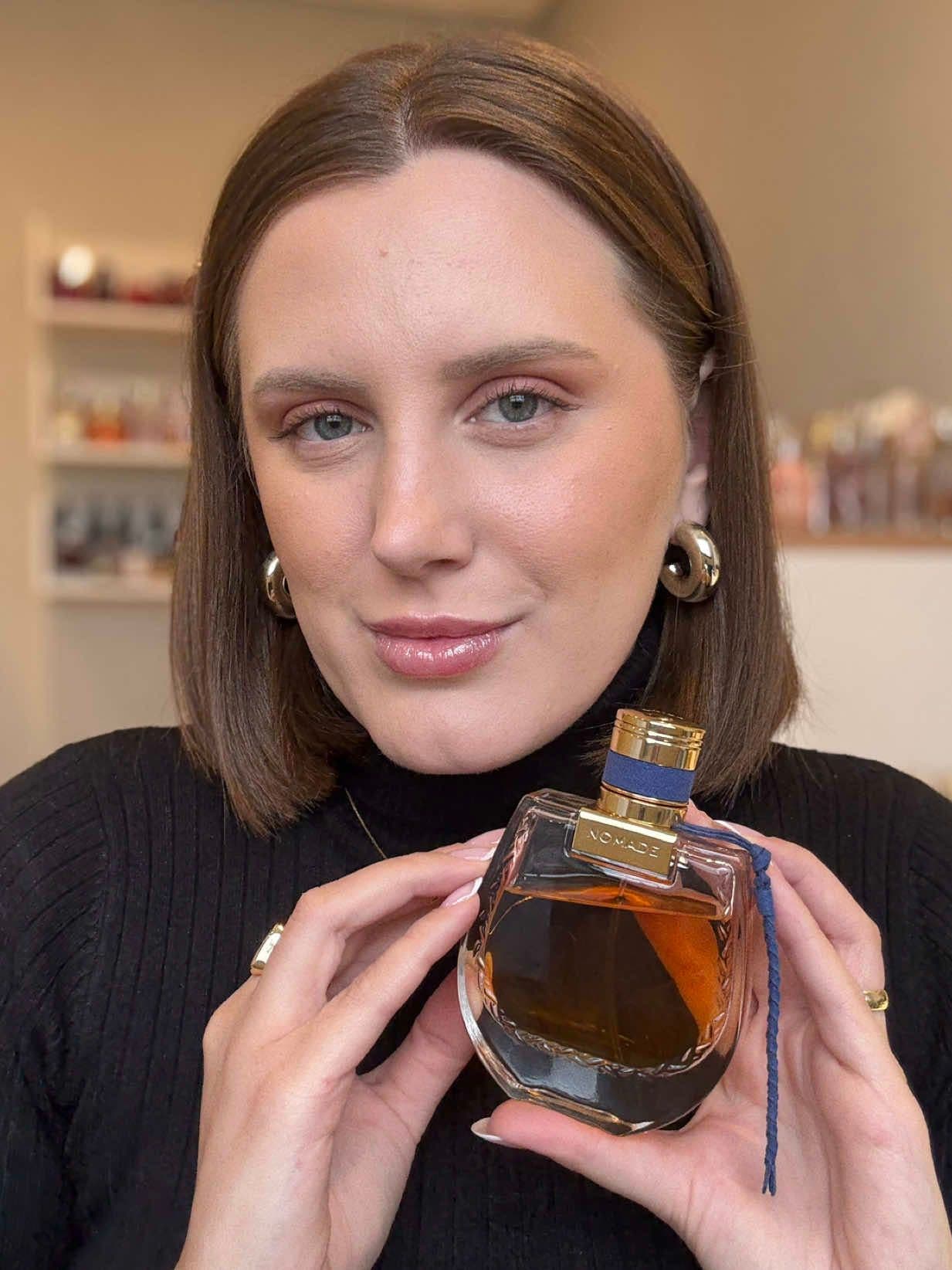 Um verdadeiro convite ao Egito 🇪🇬 Especiarias, mirra, baunilha, compõem essa fragrância envolvente, doce e que consegue ser ao mesmo tempo, muito confortável!  Mas é só para quem já ama esse rumo olfativo! 😉  Um dos melhores perfumes que eu adquiri em 2025! #nomadenuitdegypte #chloe #perfumechloe