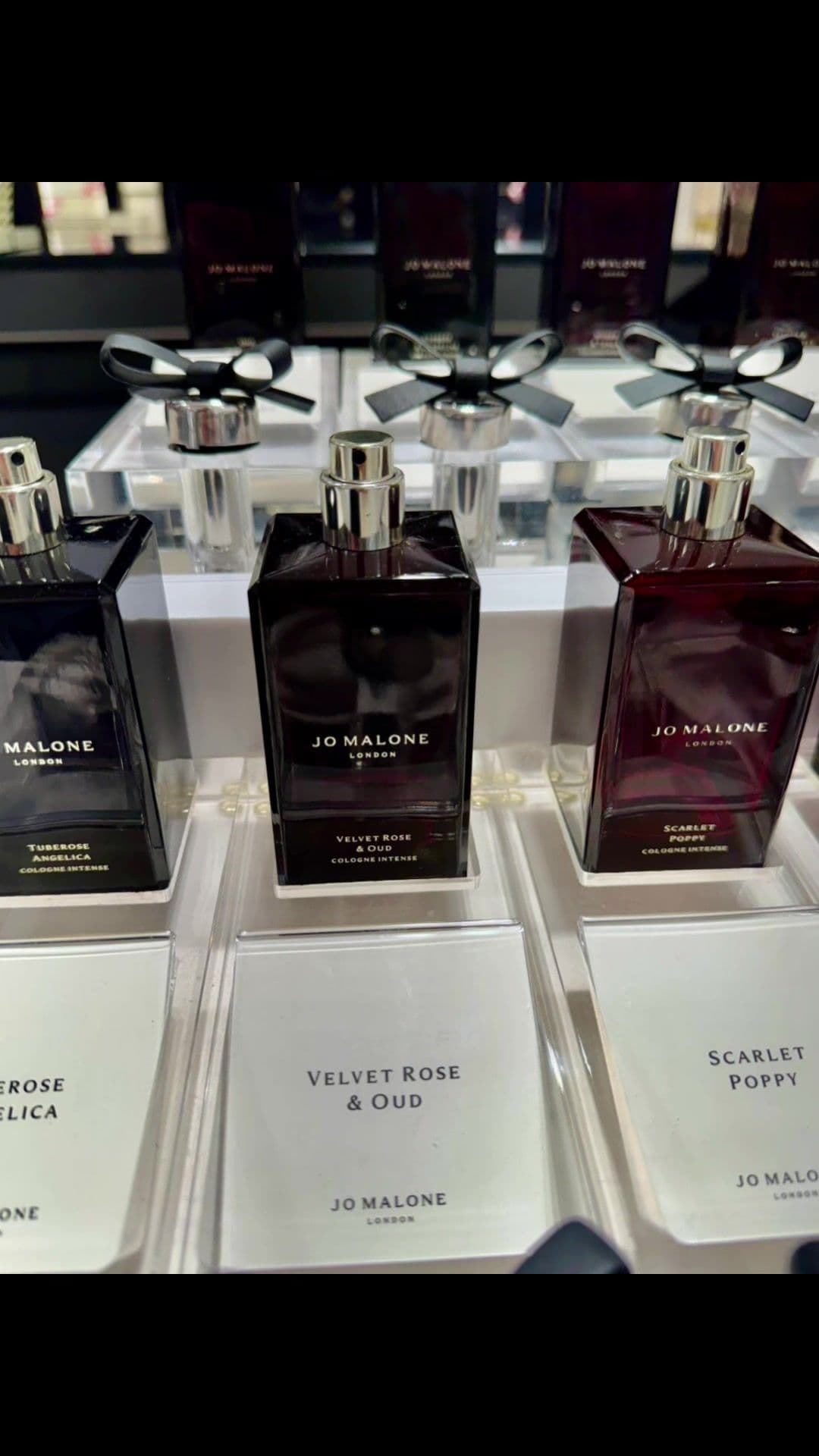Bold, rich, and irresistibly sensual 🌹✨ Velvet Rose & Oud by Jo Malone blends dark rose with smoky oud for a touch of pure luxury.🔥  #fragrancetiktok #perfume #fypage #foryou #jomalonelondon 