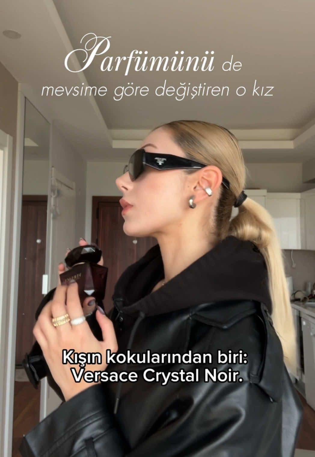 Hazır kışa giriyorken, size parfüm önerisi ile geldimm ❤️‍🔥🤞🏻🪵 #VersaceCrystalNoir #winterperfume #luxuryscent #kışkokusu #reklamdeğil 