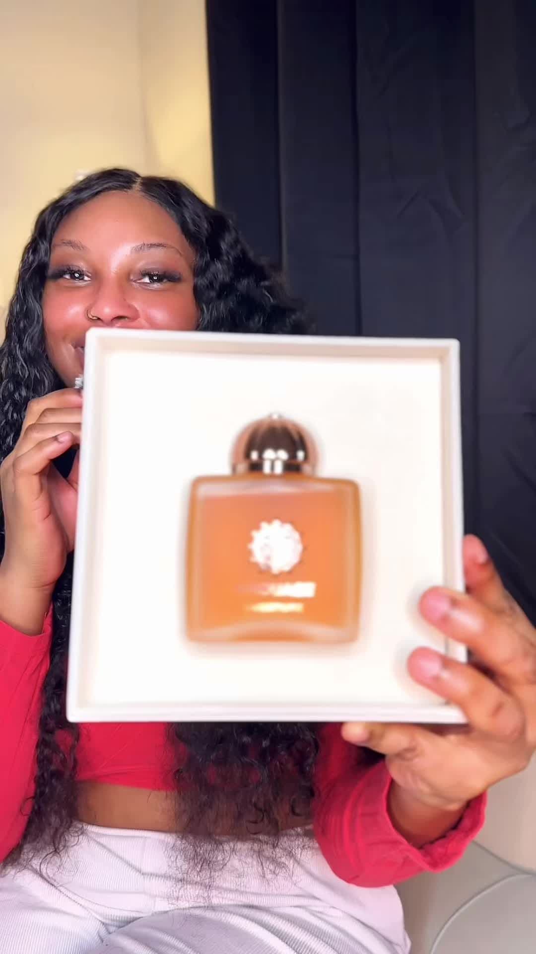 @AMOUAGE Overture isn’t just a perfume…..it’s a performance. 🎭 From the very first spray, it commands attention with boozy warmth, smoky spice, and deep resins that feel like velvet on skin. It’s bold, opulent, and unapologetically dramatic, the kind of scent you wear when you want the room to fall silent before you even speak. #amouageoverture #amouageoverturewoman#amouage #amouageperfumes #amouagefragrance 