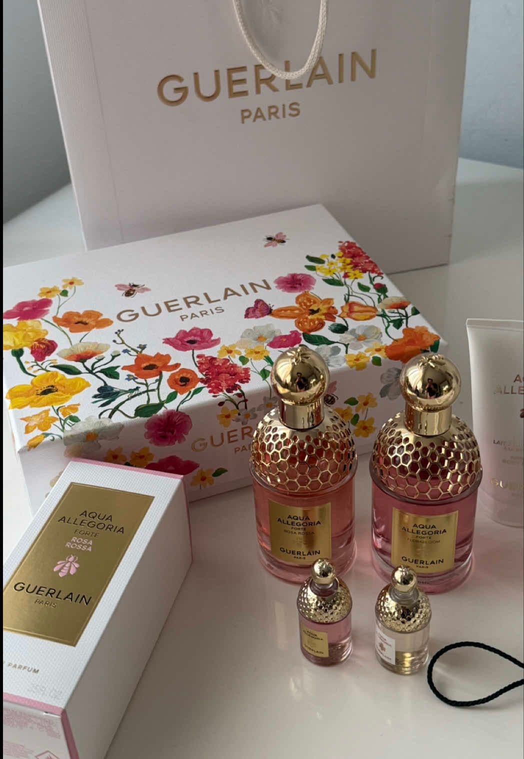 Meine neuen guerlain Düfte 💕🌸🪩✨💖 Aqua Allegoria Florabloom 🌸 Aqua Allegoria Rosa Rossa Forte 🌹  Unbezahlte Werbung  #guerlain #guerlainmakeup #guerlainparfumeur #parfum #luxury 