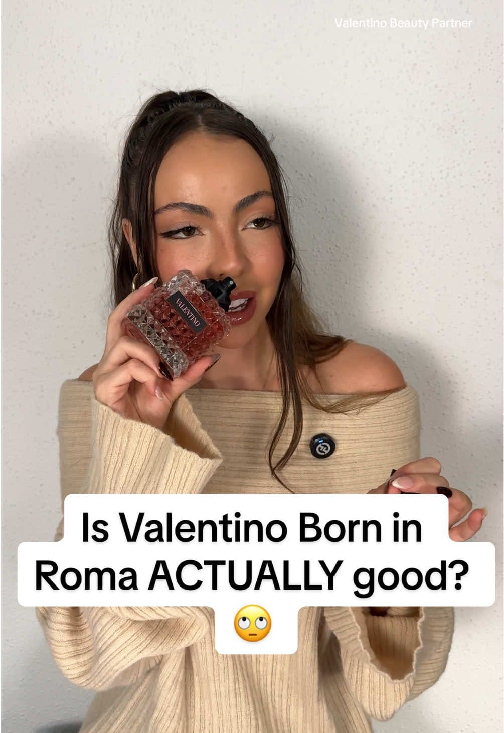 There’s a reason everyone’s obsessed with this scent 👀 @Valentino.Beauty  #valentinobeautypartner #ad #BornInRoma #Fragrance 