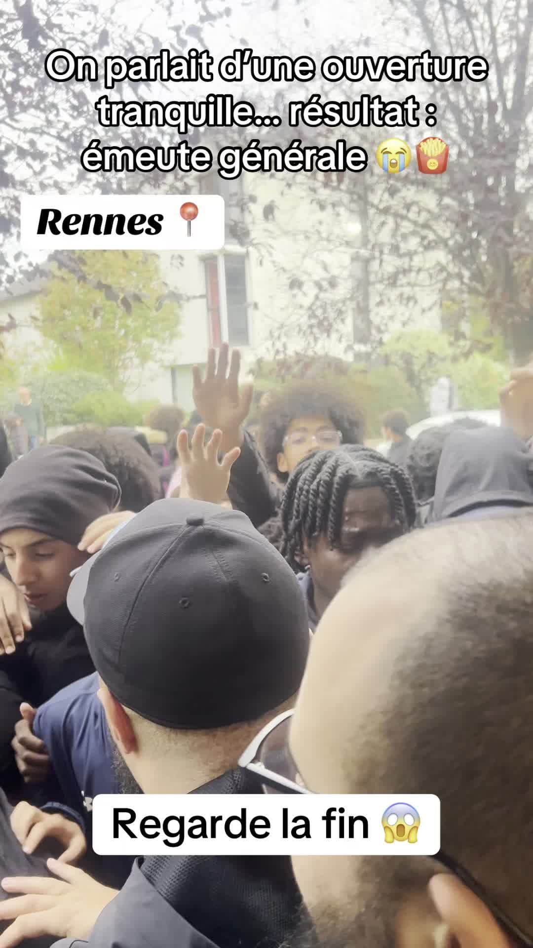 « Plus de 200 Krousty offerts et toute la ville était présente 🔥   @KROUSTY FACTORY CREIL  #krousty #fastfoodlife #rennes #emeutes #ouverture 