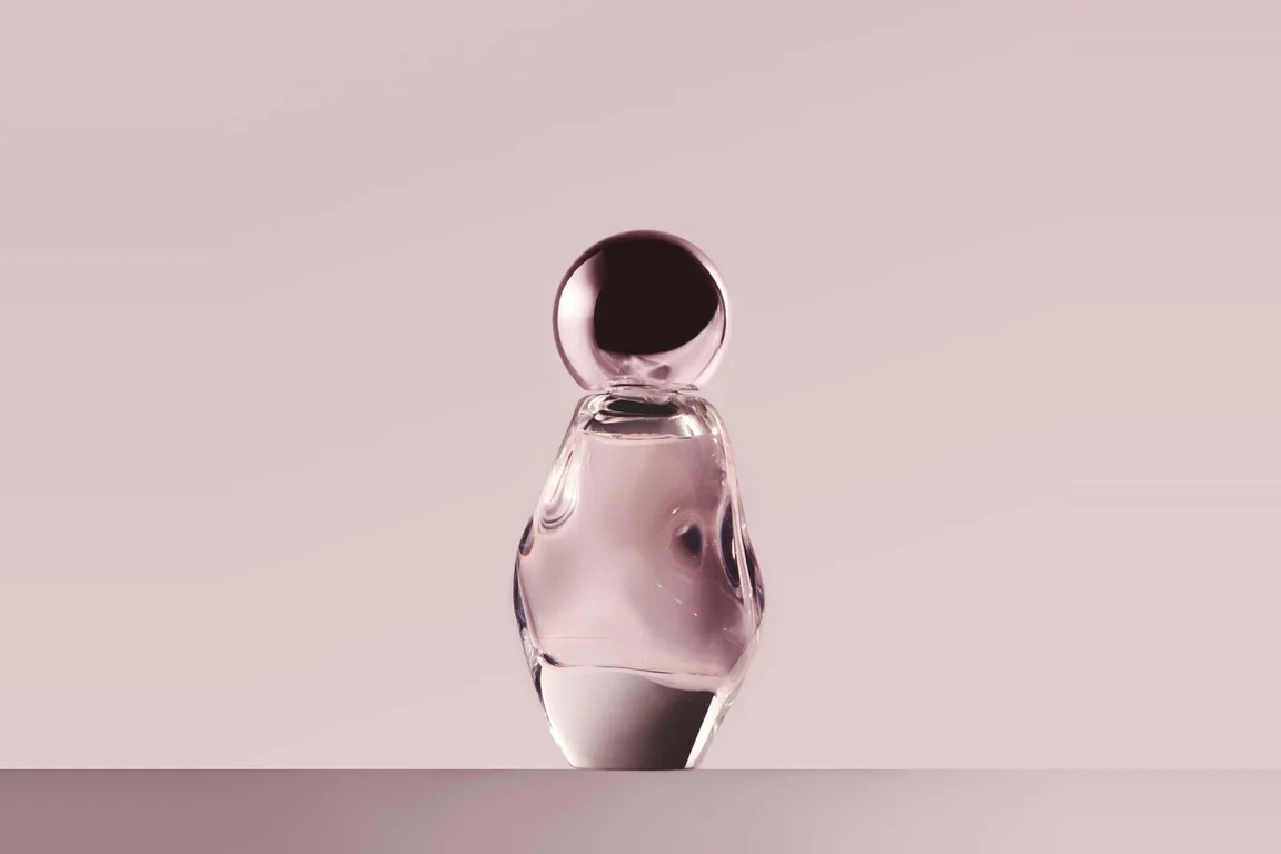 Kylie Cosmetics brand story - luxury perfume house